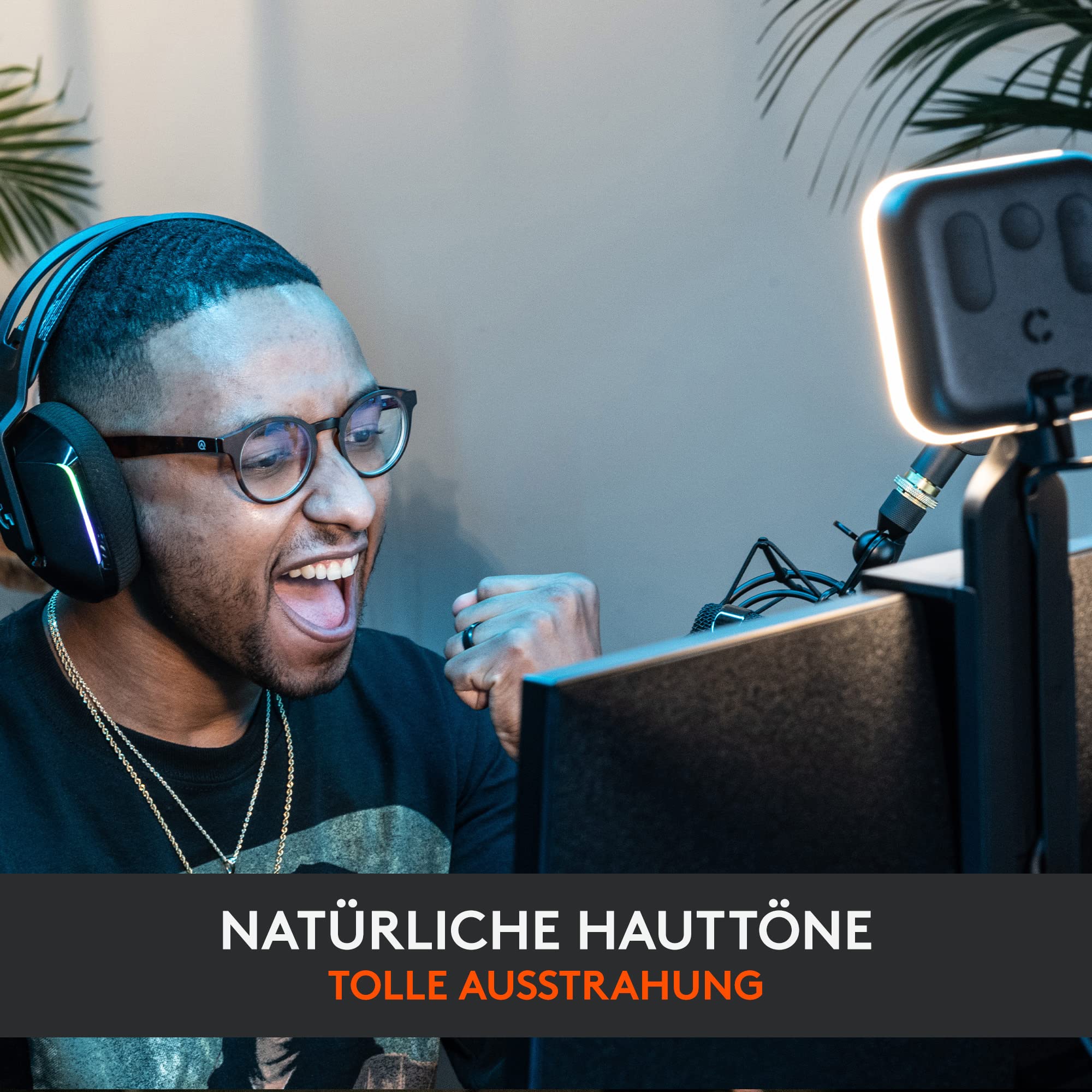 Logitech Brio 500 Full HD Webcam with Auto Light Correction, show Mode, Dual Noise Reduction Mics, Webcam Privacy Cover, Works with Microsoft Teams, Google Meet, Zoom, USB-C Cable, Streaming - White