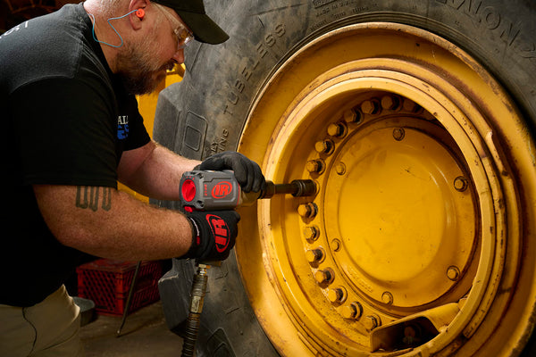 Ingersoll-Rand W7172-K22B-EU Impact Wrench, 3/4 Inch 20V Cordless Impact Wrench, 2X BL2022 Li-Ion Batteries 5.0 Ah + Charger Kit (UK Plug) in Case