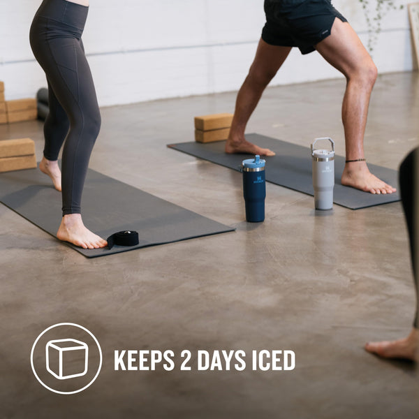 Stanley Flip Straw Tumbler 1.0 Water Bottle With Straw 0.89L - Keeps Cold For 12+ Hours - Easy To Carry - Dishwasher Safe - Stainless Steel Thermal Flask - BPA-Free Travel Mug - Navy