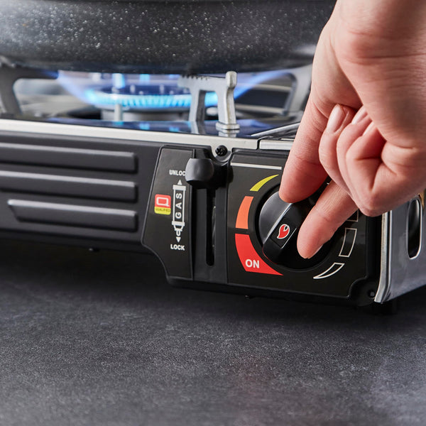 Geepas Gas Stove Single Burner – Portable Camping Stove BBQ Cooker with Carry Case, Outdoor Grill Plate – Automatic Ignition System, Enamel Pan Support, Butane Can or LPG Gas Source