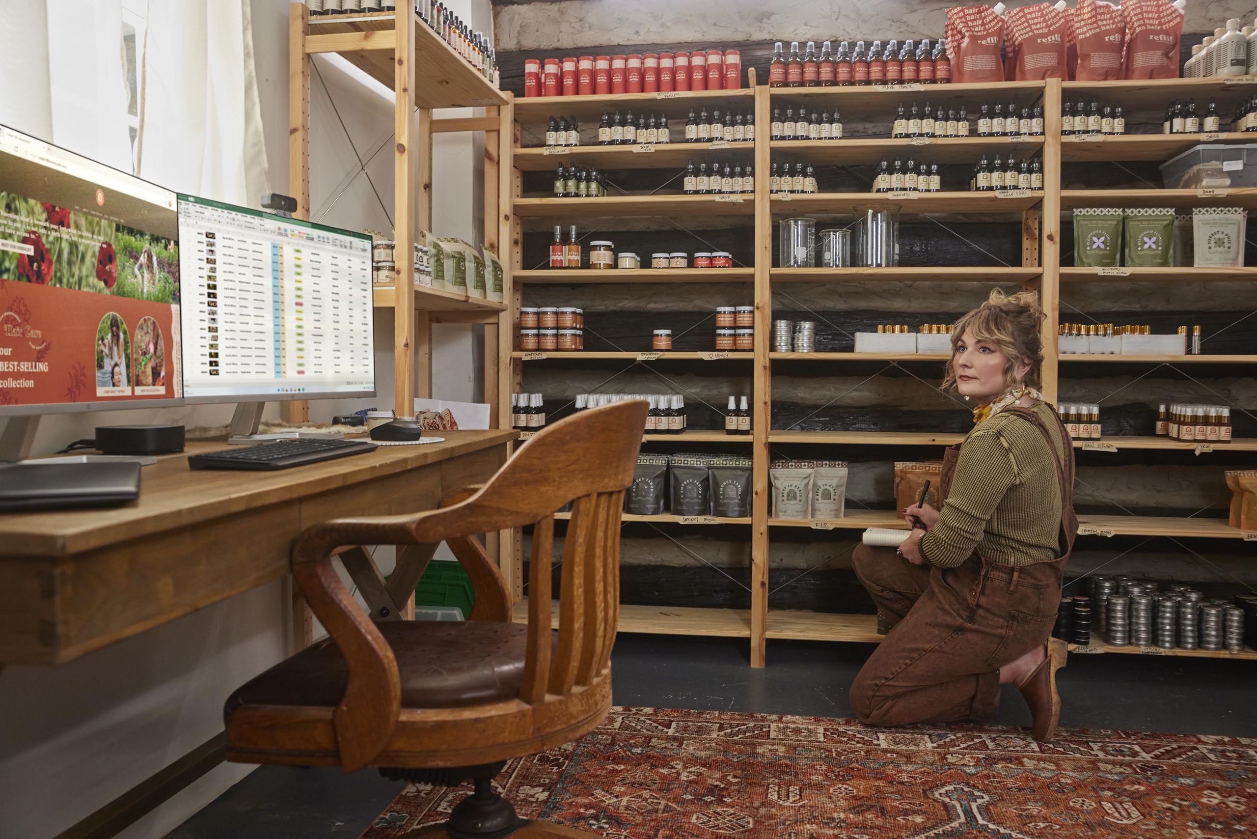 HP Series 5 27" FHD Height Adjust Monitor (527sh) - 100Hz Refresh Rate, 1500:1 AR, 99 percent sRGB Spectrum, 300 Nits Brightness - HDMI, VGA Ports - Ergonomically Adjustable - Responsibly Made