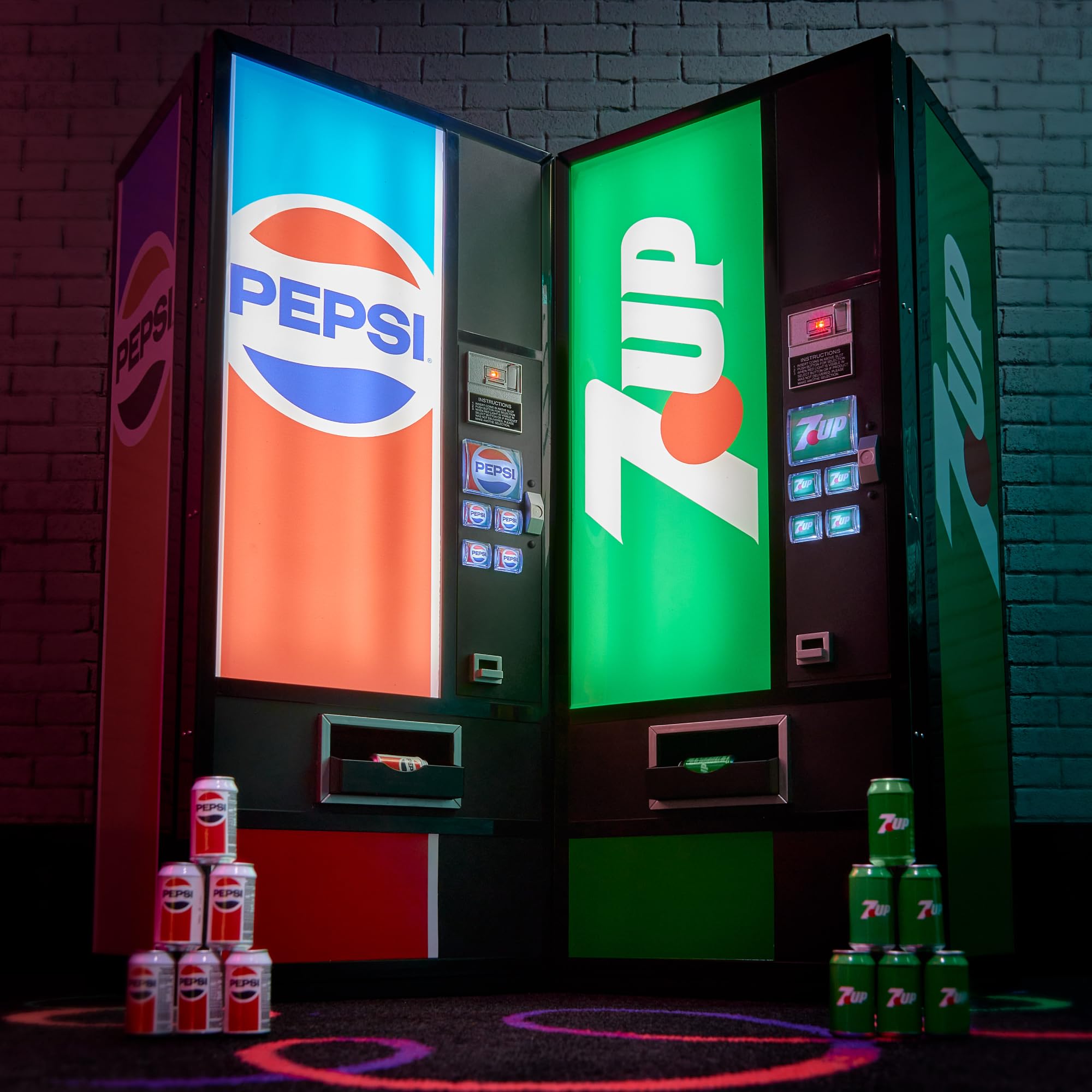 Quarter Arcades Pepsi Retro Vending Machine USB Hub - 5-Port Powered Hub with Authentic 1980s Design, LED Illumination, and Miniature Pepsi Can Dispenser [video game] [video game]