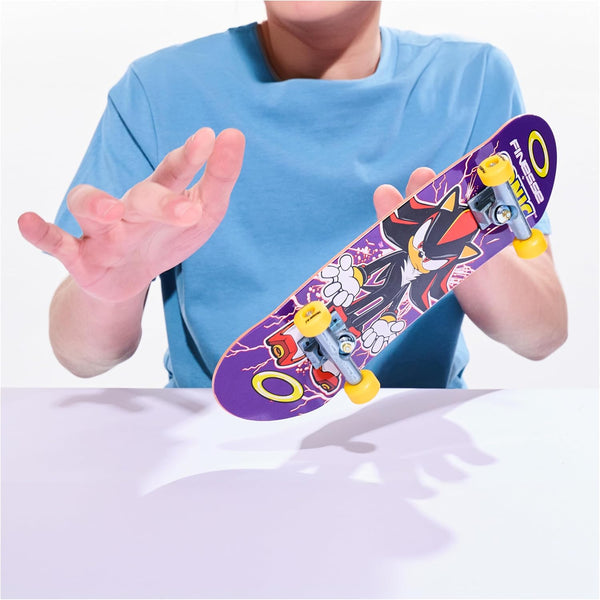 Tech Deck, Finesse X Sonic the Hedgehog Handboard; Authentic Mini Skateboards, Kids’ Toys for Boys and Girls, Ages 6 and up (Hands Use Only)