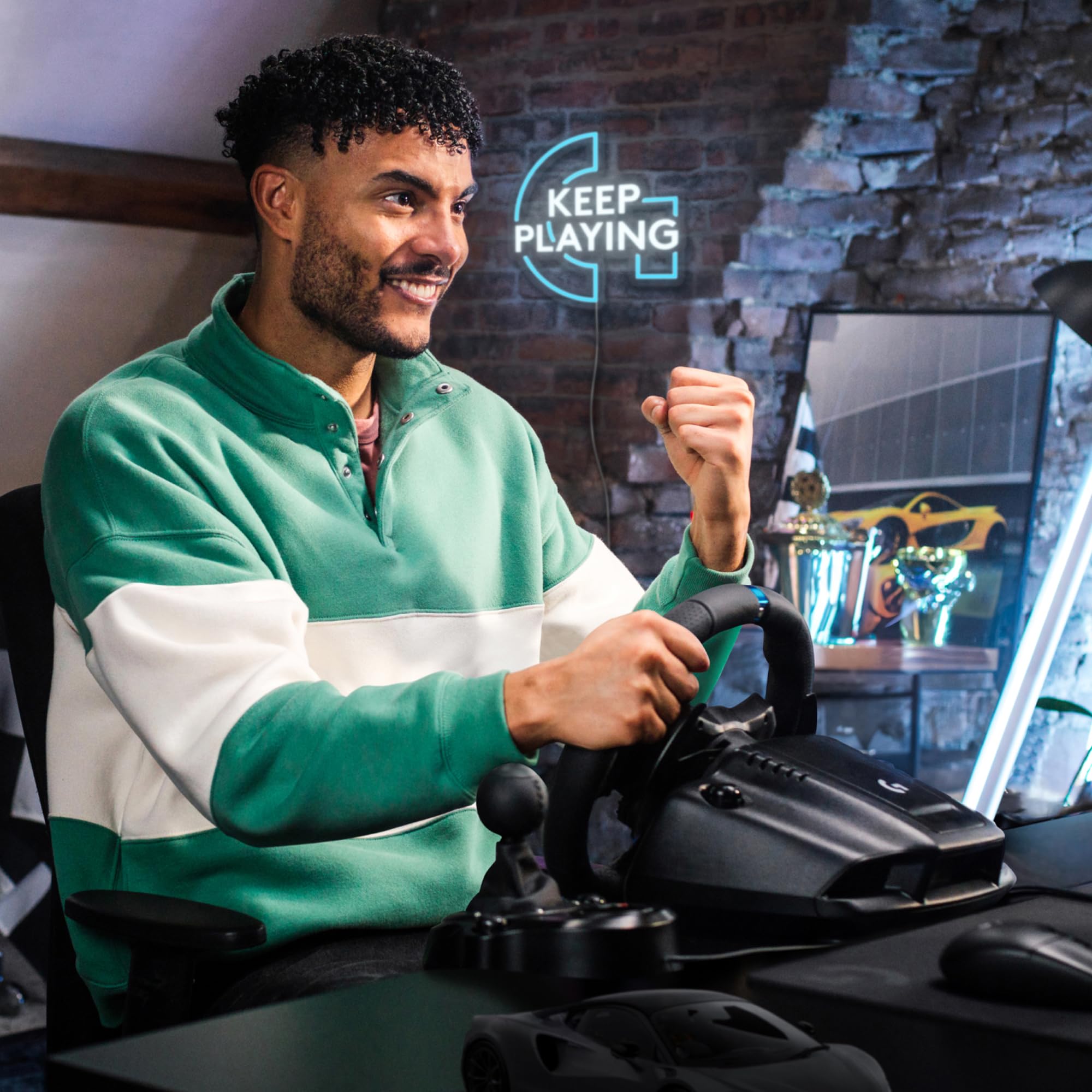 Logitech G G923 Racing Wheel and Pedals, TRUEFORCE up to 1000 Hz Force Feedback, Responsive Driving Design, Dual Clutch Launch Control, Genuine Leather Wheel Cover, for PS5, PS4, PC, Mac - Black