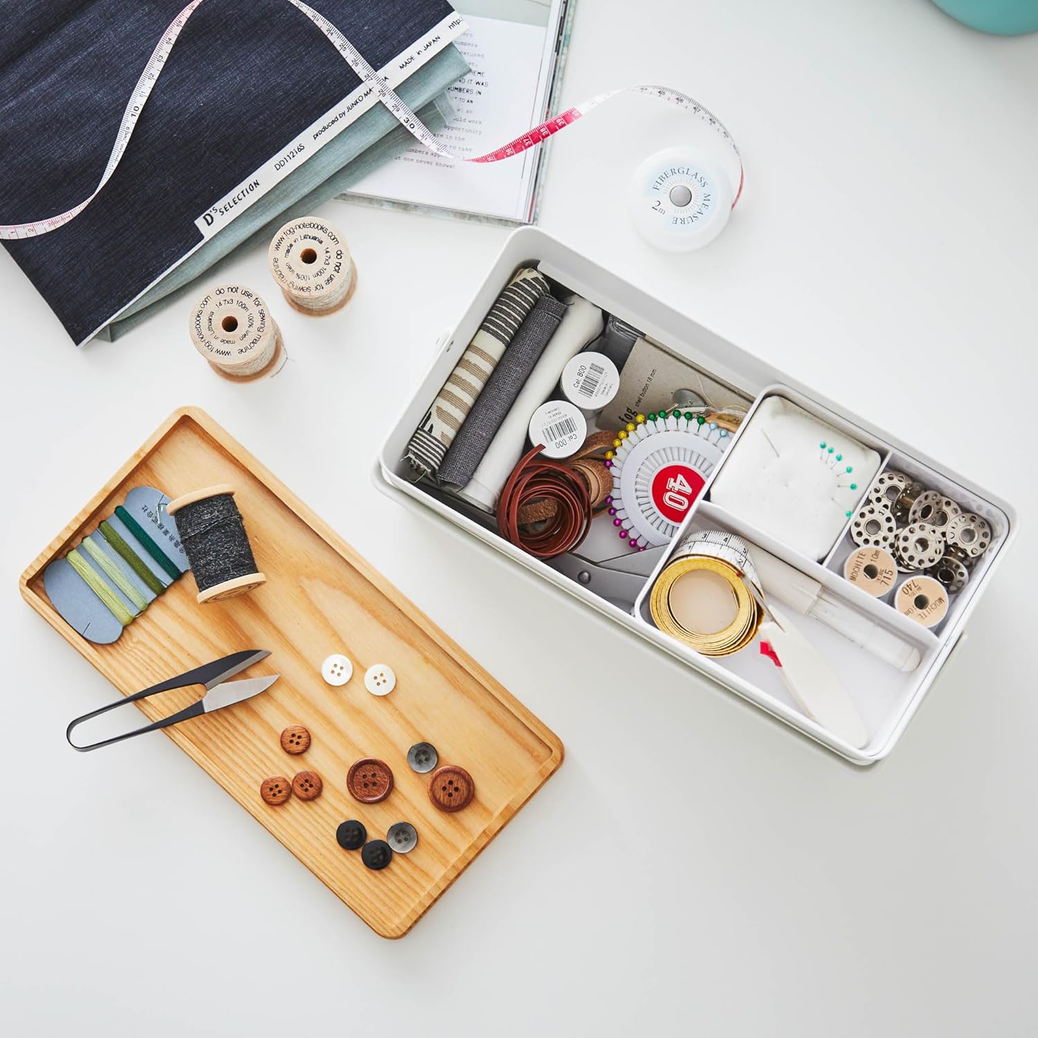 YAMAZAKI 5060 TOWER Sewing Box, White, Steel/Wood/ABS Resin/Cotton/Polyester, Minimalist Design, 27 x 14 x 13.5 cm (LxWxH)