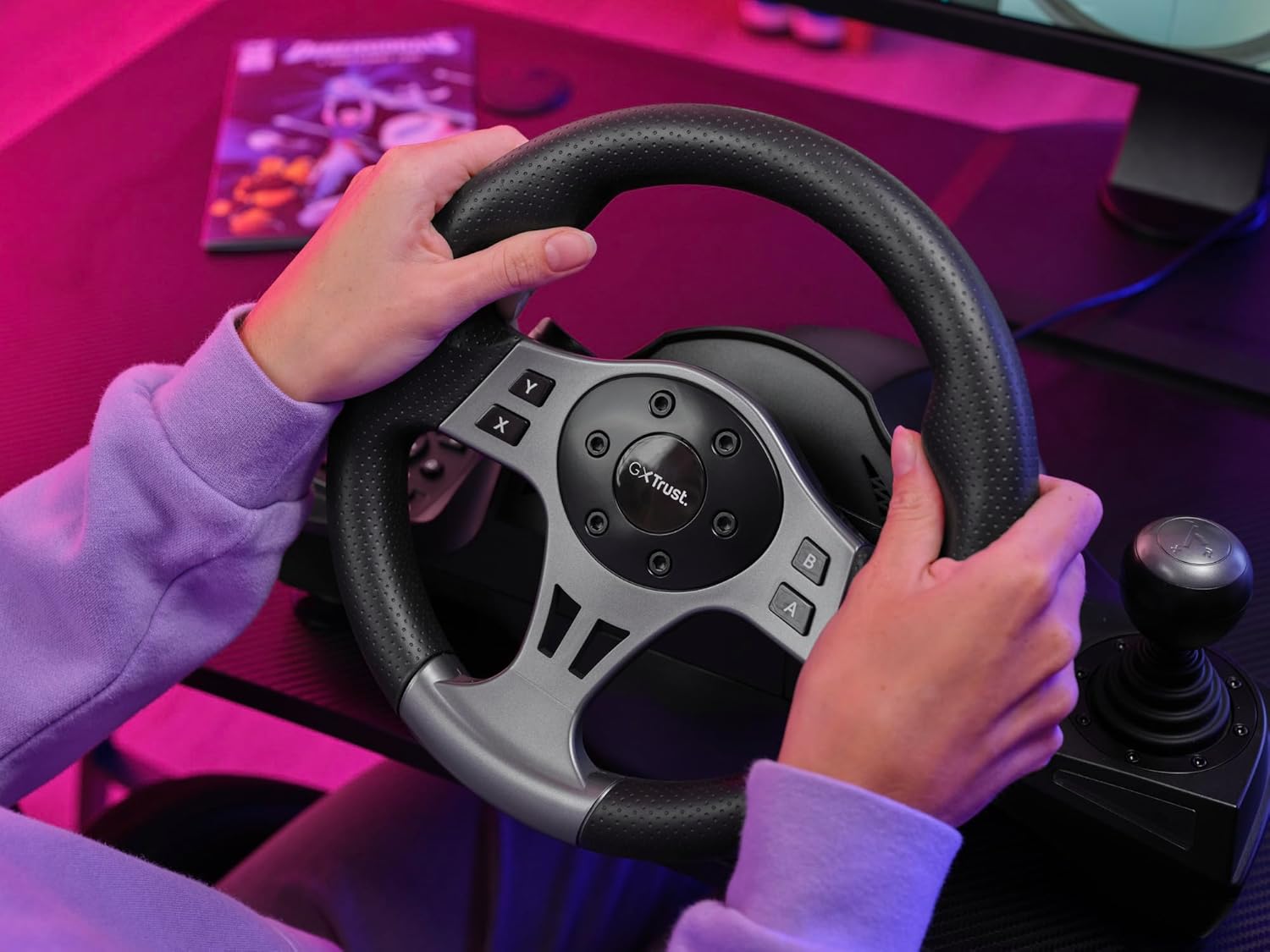 Trust GXT 289 Steering Wheel for Gaming PC, Xbox Series X/S, PS4, Nintendo Switch, Racing Wheel with Pedals, Paddle Shifters, Gear Stick, Vibration Feedback, for Farming Simulator / F1 / Gran Turismo