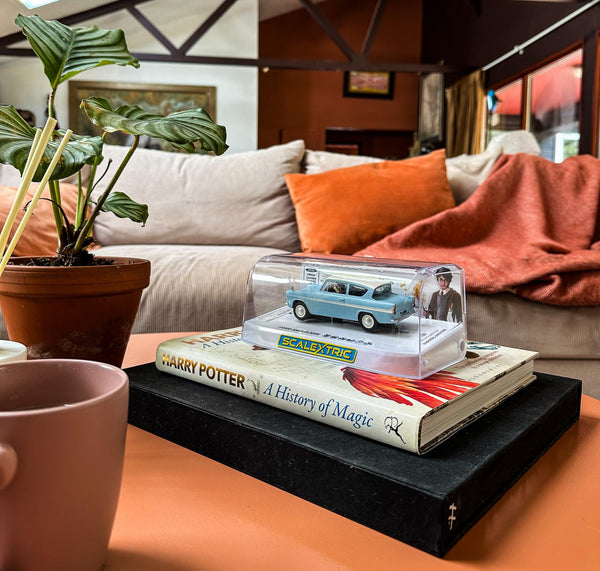 Scalextric Cars - C4541 Back To The Future 2, Flying Time Machine - Toy Slot Car for use with Race Tracks and Set - Gift Ideas for Kids and Adults, Scalextric Accessories