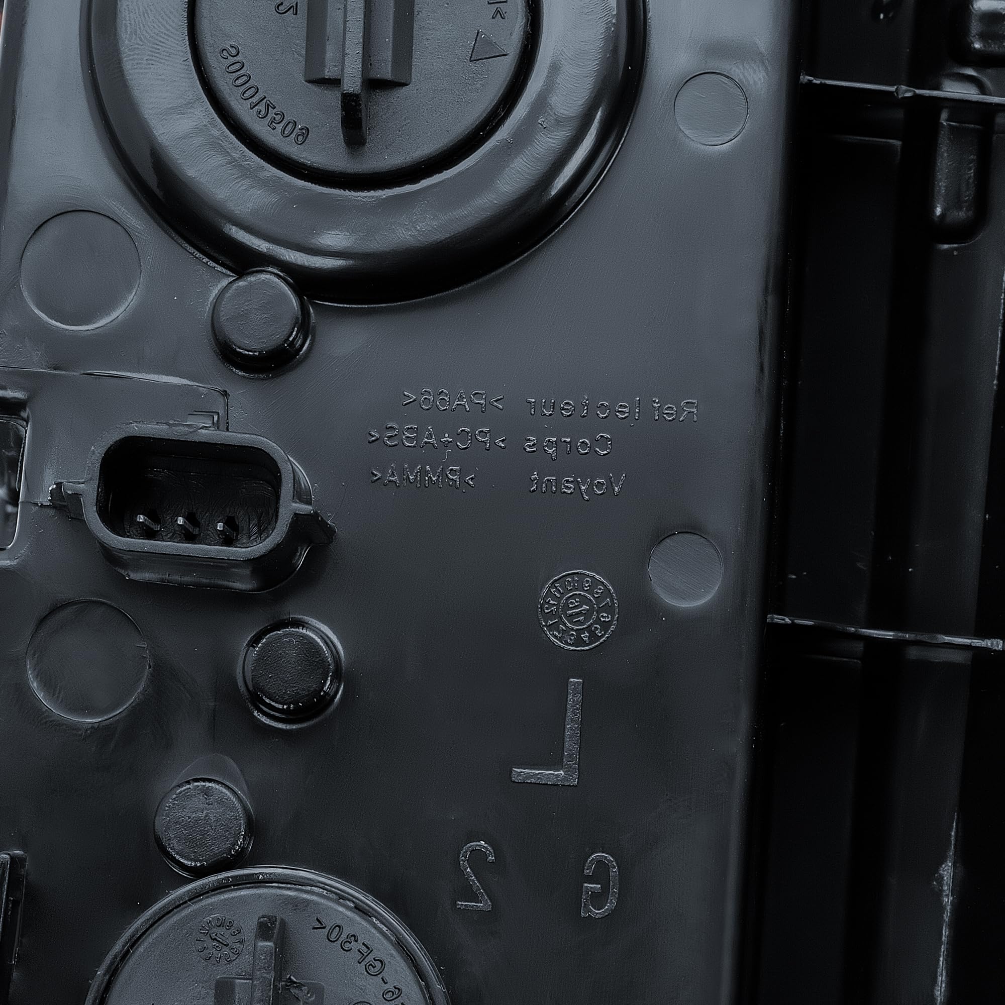 Passenger Left Side N/S Tail Light Rear Fog Light Lamp for Renault Trafic Nissan NV300 Vauxhall Vivaro Fiat Tanlento 2014 to 2024