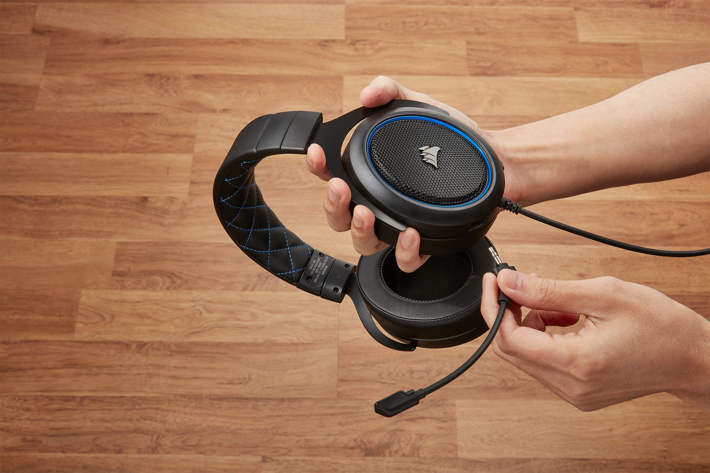 CORSAIR HS55 SURROUND Lightweight Multiplatform Wired Gaming Headset – Dolby 7.1 Surround Sound – iCUE Compatible – PC, Mac, PS5, PS4, Xbox, Nintendo Switch, Mobile – Carbon