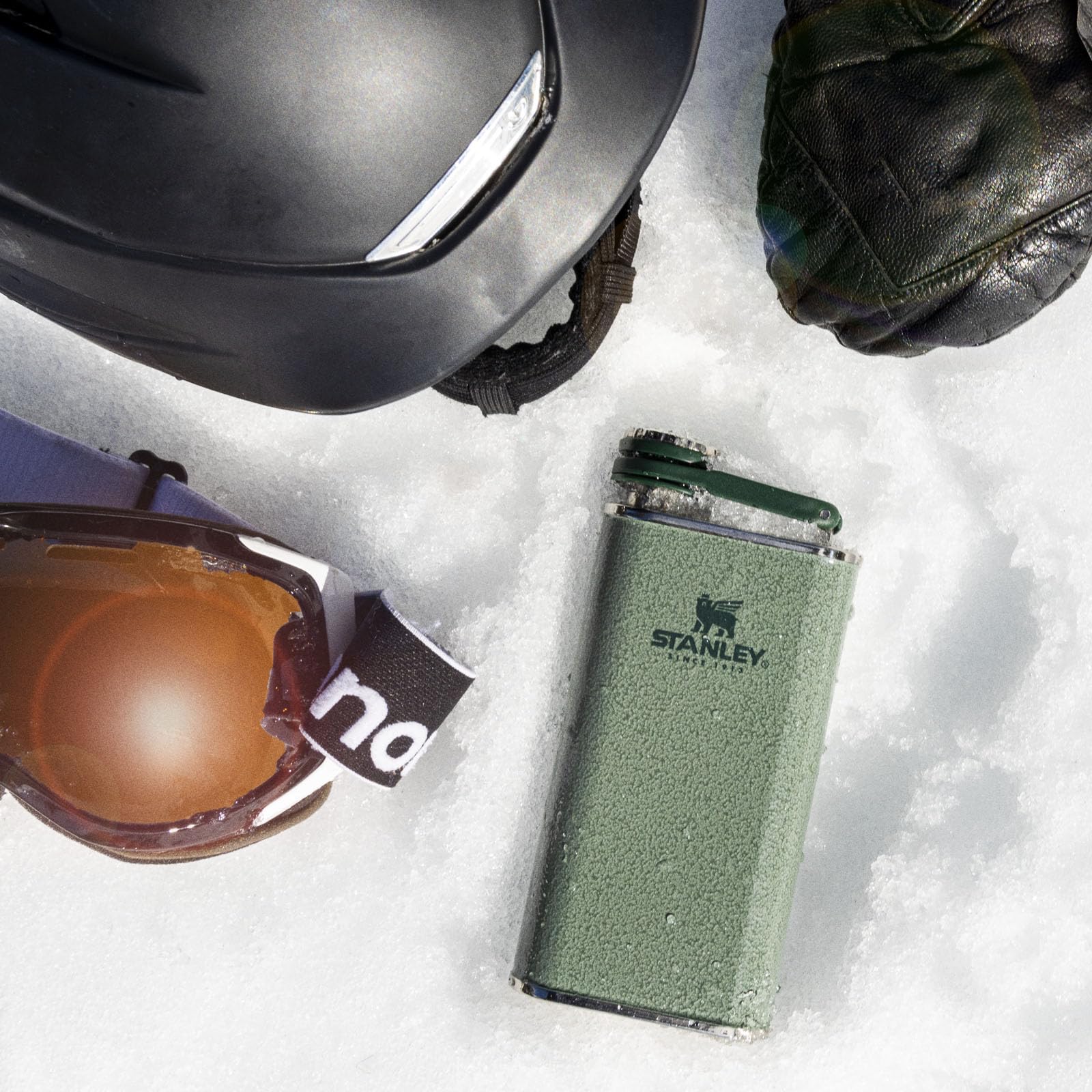 Stanley Classic Wide Mouth Flask 0.23L with Never-Lose Cap - Wide Mouth Stainless Steel Hip Flask for Easy Filling & Pouring - BPA-Free Leakproof Flask Alcohol