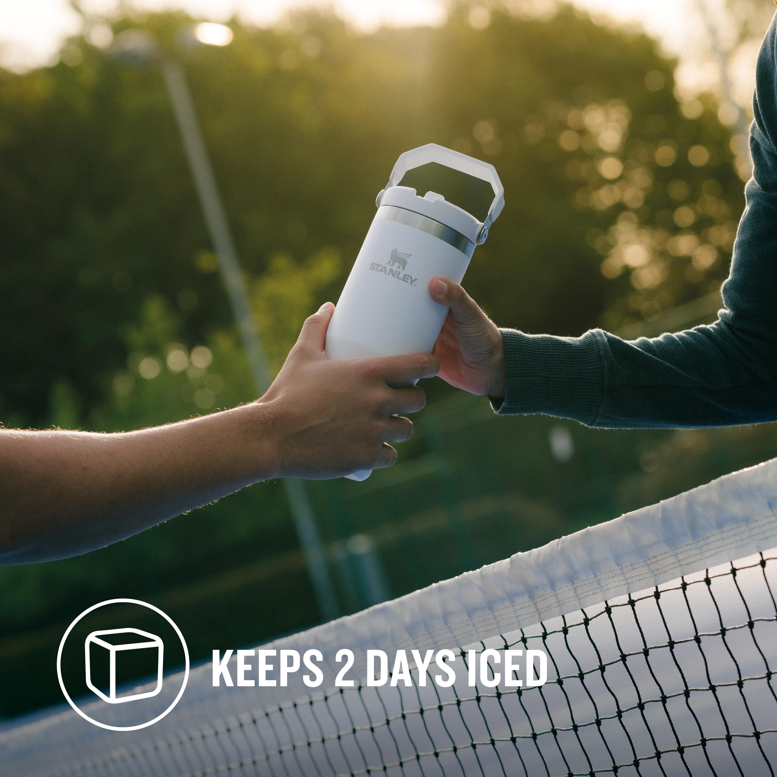 Stanley Flip Straw Tumbler 1.0 Water Bottle With Straw 0.89L - Keeps Cold For 12+ Hours - Easy To Carry - Dishwasher Safe - Stainless Steel Thermal Flask - BPA-Free Travel Mug - Navy