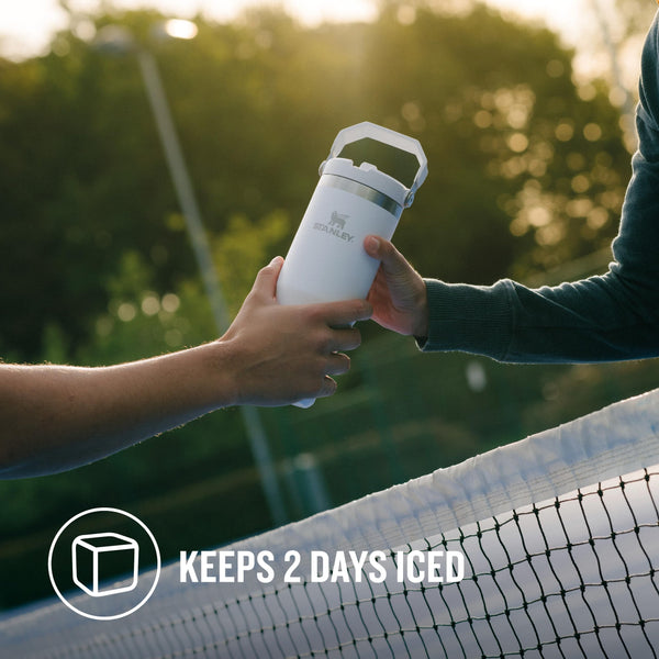 Stanley Flip Straw Tumbler 1.0 Water Bottle With Straw 0.89L - Keeps Cold For 12+ Hours - Easy To Carry - Dishwasher Safe - Stainless Steel Thermal Flask - BPA-Free Travel Mug - Navy