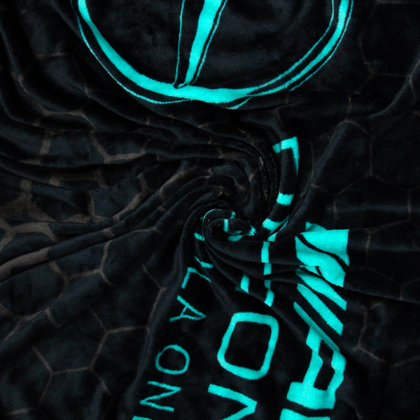 Mercedes AMG Petronas Official Fleece Blanket | Super Soft Warm Black Throw, Stealth Formula One Design | Perfect For The Bedroom, Camping & Sleepovers 100 x 150cm