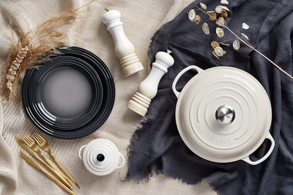 Le Creuset Classic Adjustable Pepper Mill Grinder, Chip-resistant ABS Plastic, Anti-Corrosion, 40g, 21 cm, Bamboo, 44001214080000