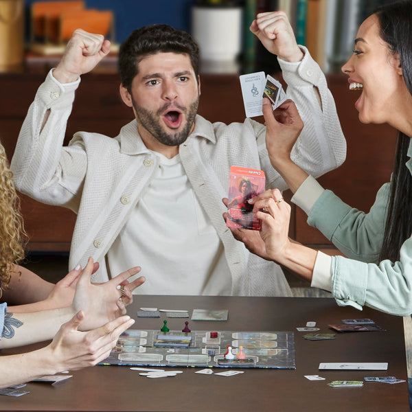 Hasbro Gaming Cluedo, Reimagined Classic for 2-6 Players, Detective Board Game for 8+ Year Old Boys and Girls