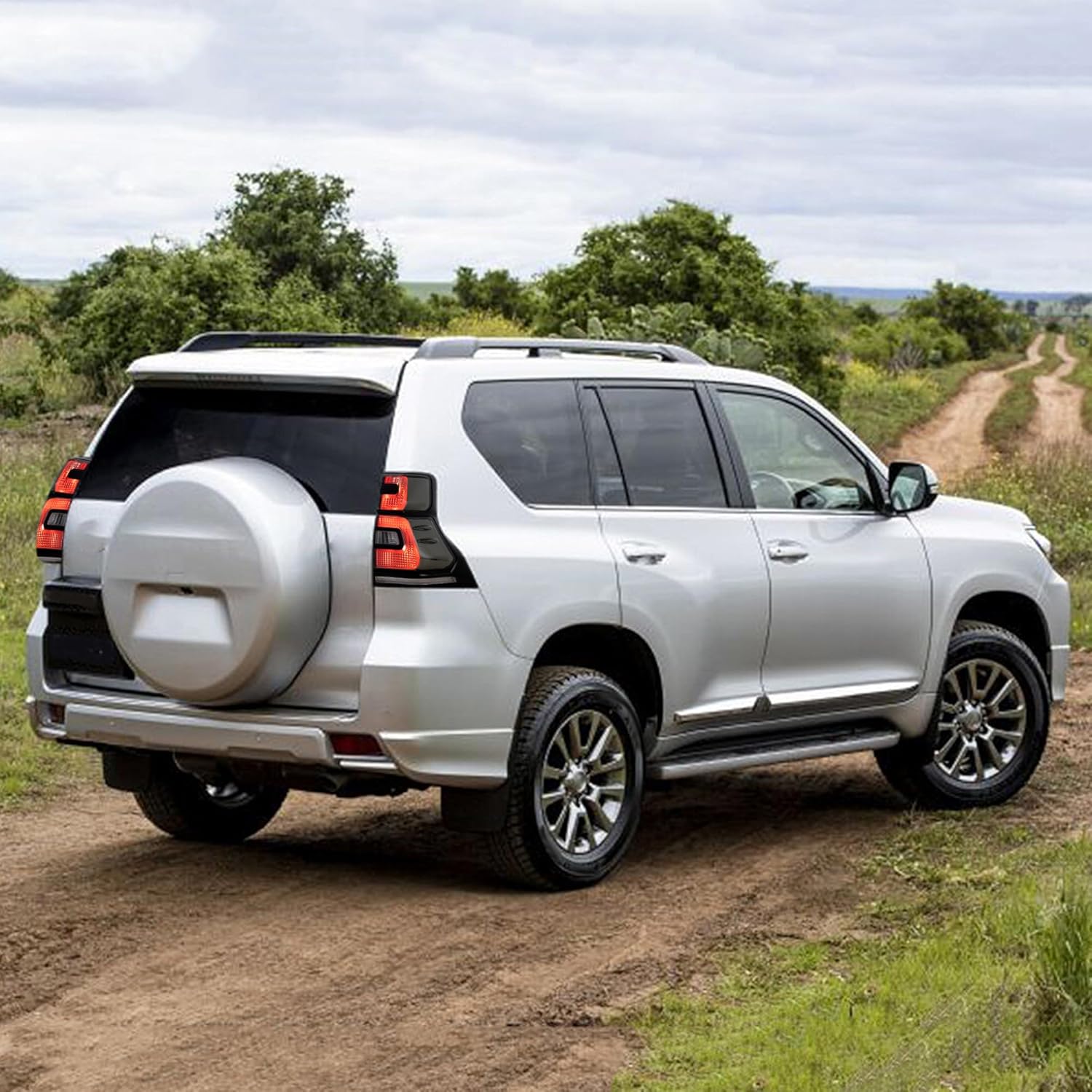 VLAND Motor LED Rear Lights compatible with Land Cruiser Prado J150 / GX460 2010-2017, w/Amber Sequential Indicator, Driver & Passenger Side - Smoked