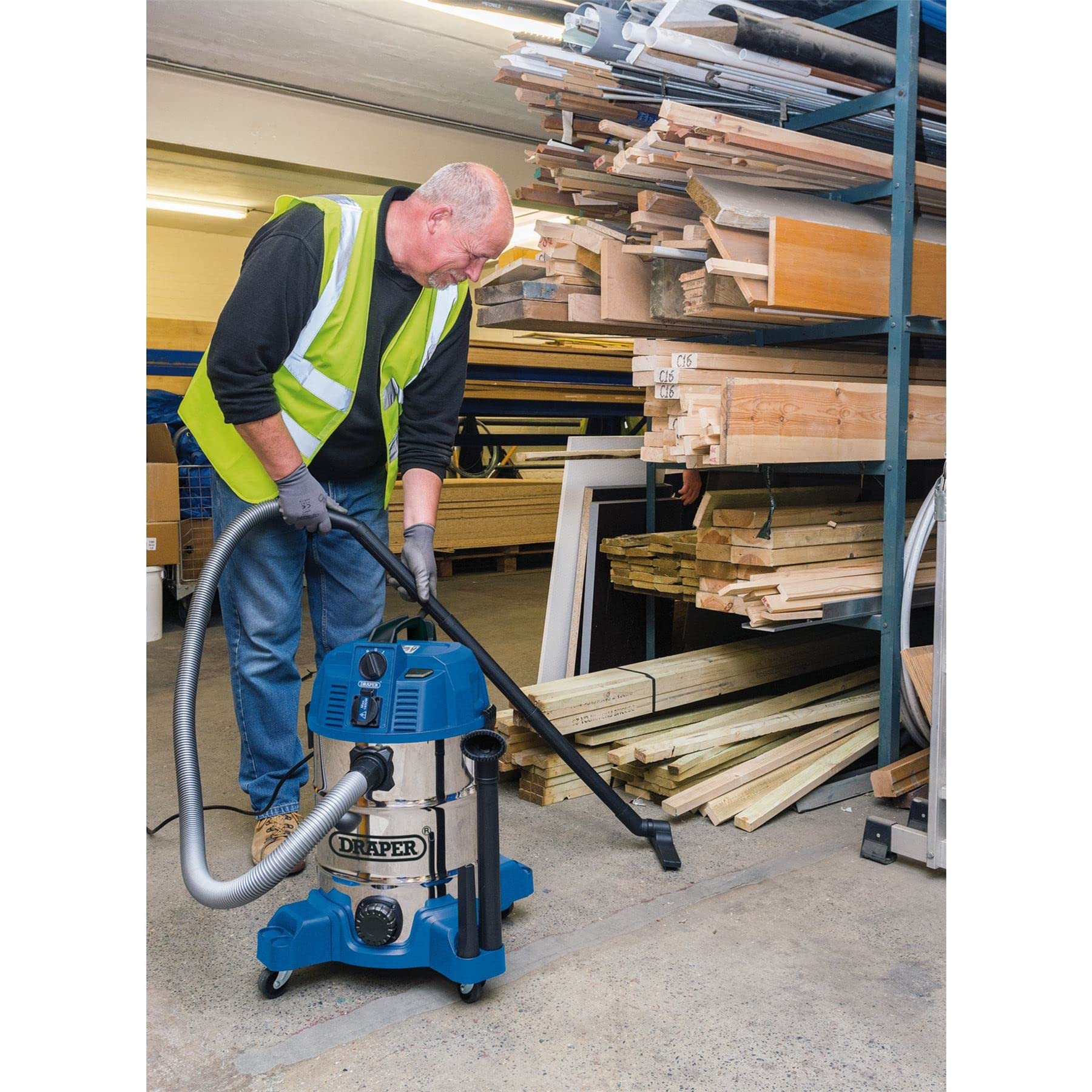 Draper 1600w Wet and Dry 30 Litre Vacuum Cleaner 1.5m Flexible hose and Accessories - Home DIY Car Carpet Workshop and Professional Use