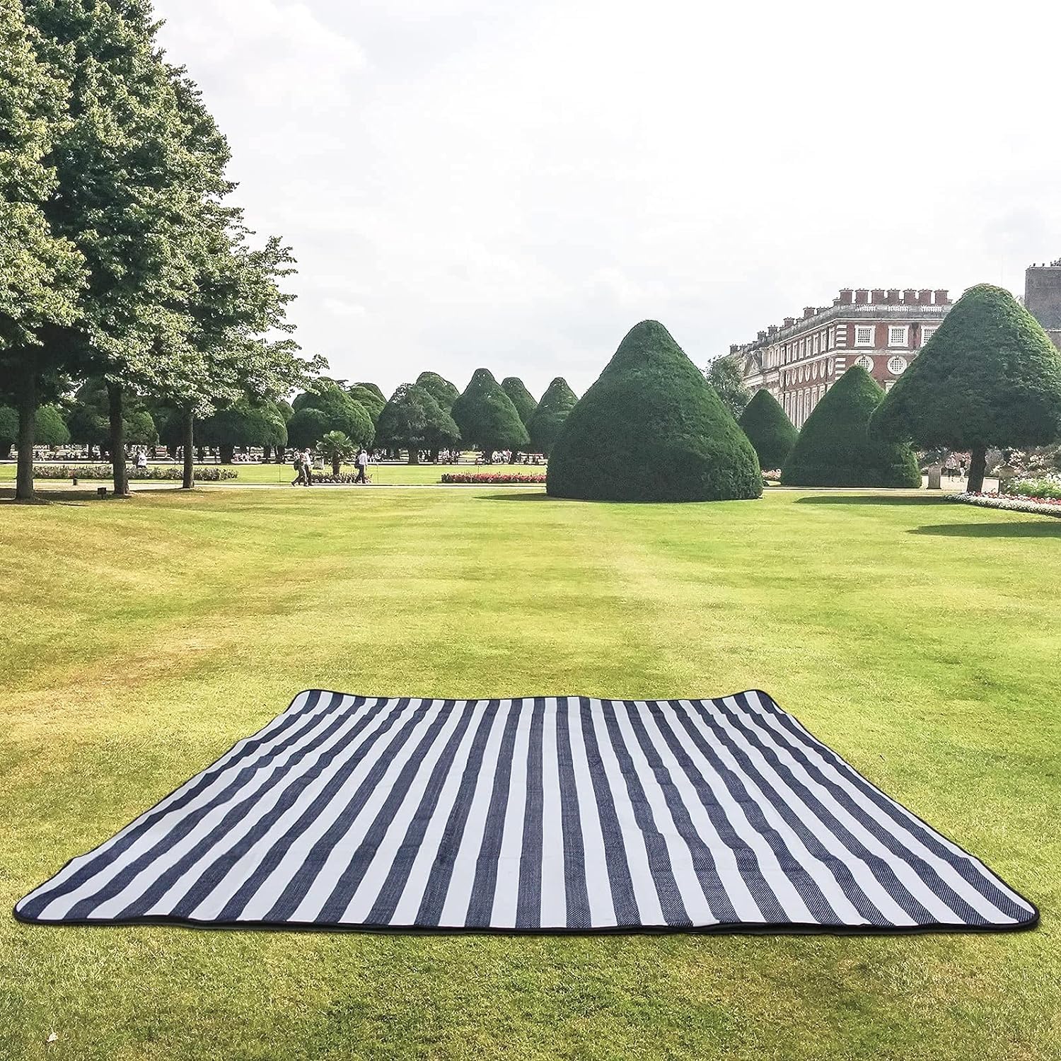 Goodsnetic Picnic Mat,79"x79"Oversized Picnic Blanket Waterproof Sandproof Beach Mat for 6-8 Adults, Large and Thick Gingham Picnic Blanket for Beach