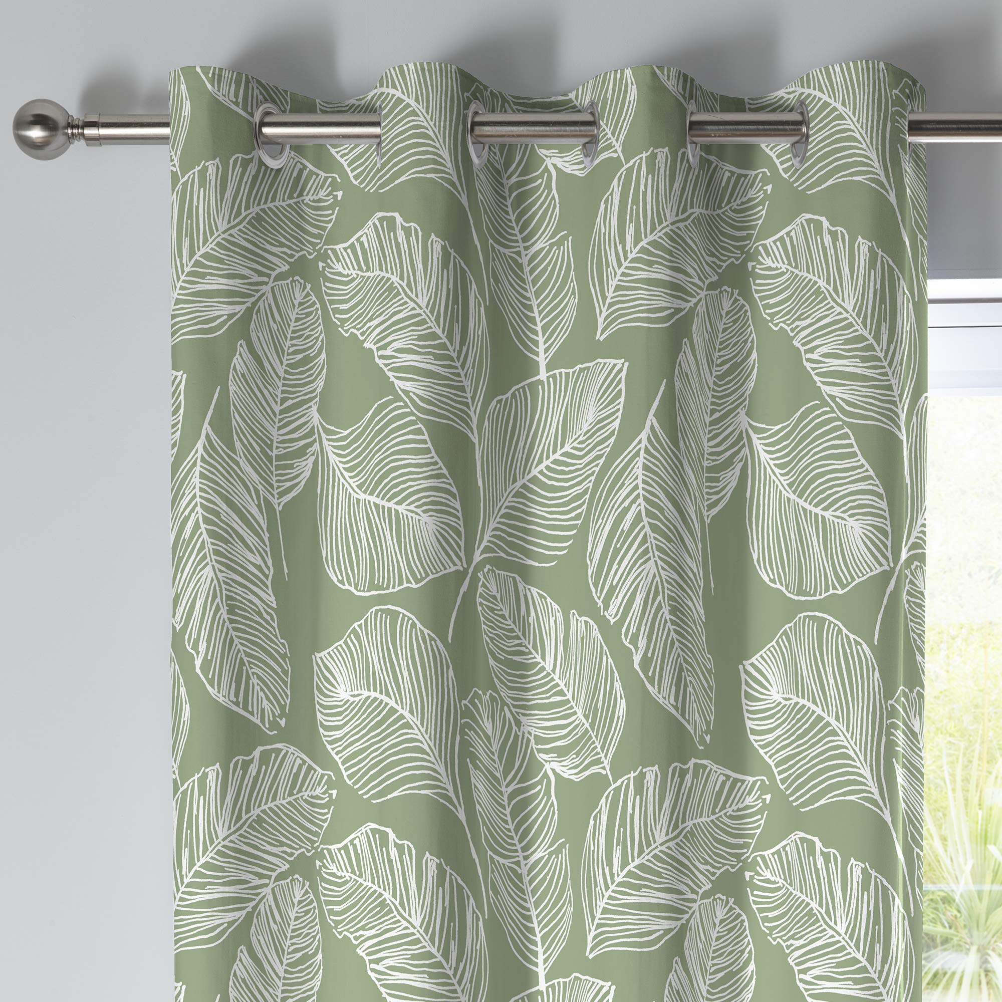 Fusion 66" Width x 90" Drop (168 x 229cm), Green & White Leaf