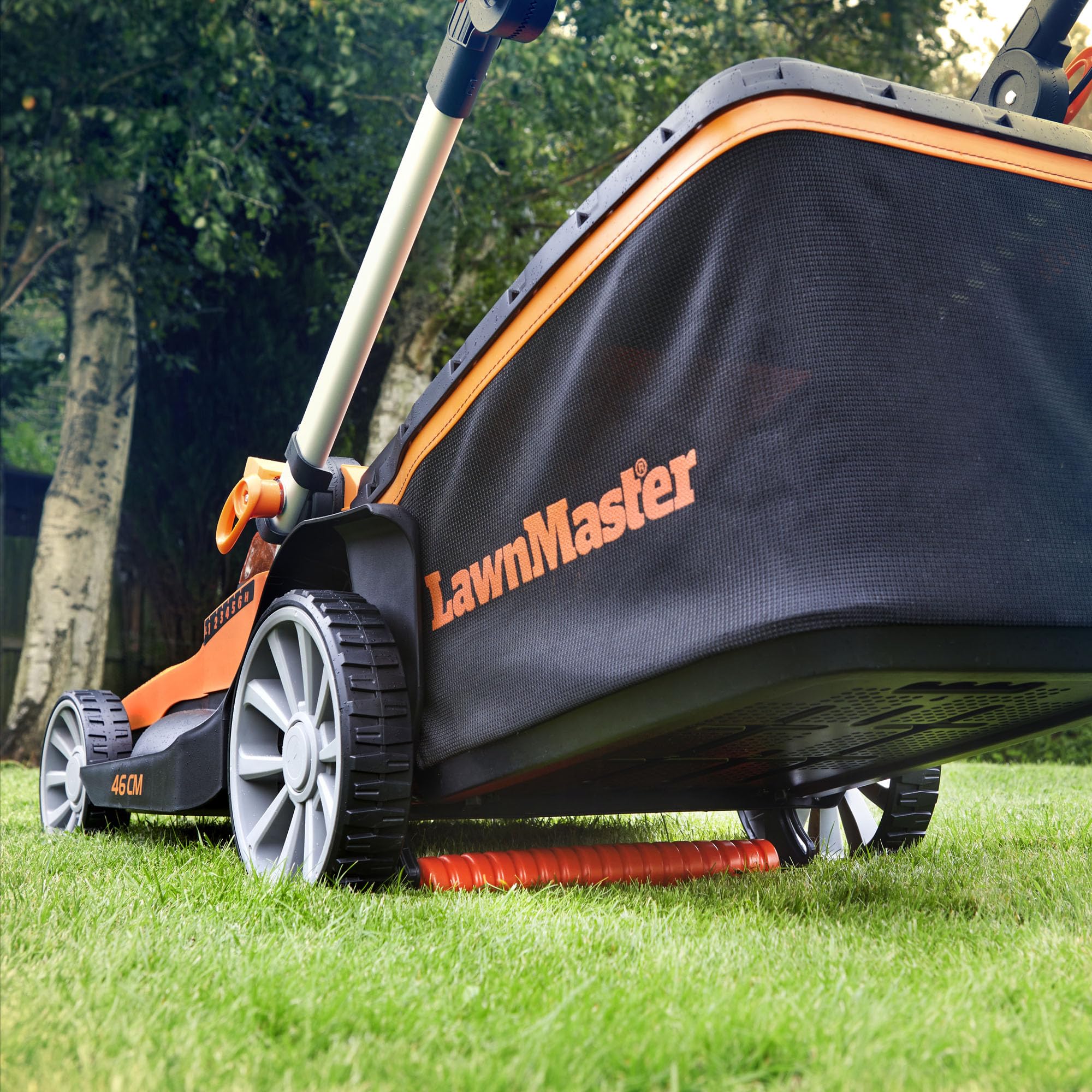 LawnMaster 48V 46cm Cordless Lawnmower with a Set of 2 MX 24V 4.0Ah Batteries, 2x Fast Chargers, Rear Roller, Grass Side Eject and Mulching Function. Battery Lawnmower for Larger Lawns.
