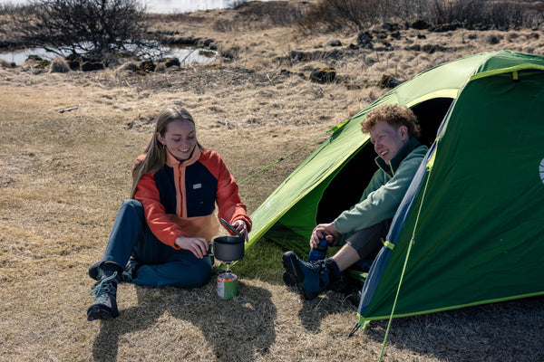 Coleman Tent Darwin 2-4 Person | Compact Lightweight Dome Tent | Models with Darkened Bedroom | Camping, Festival and Hiking Tent | 4500mm Waterproof | with Sewn-in Groundsheet