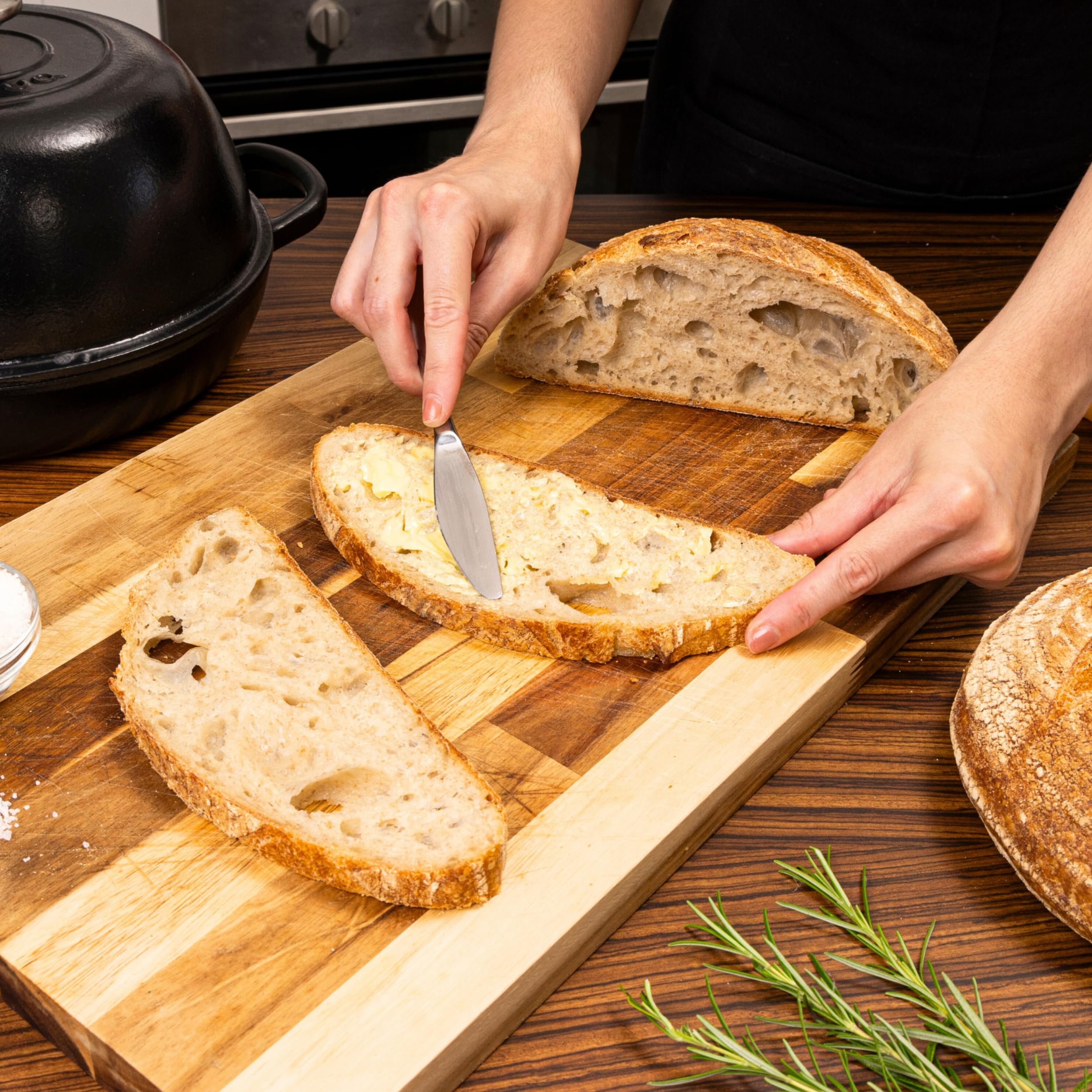 Enamelled Cast Iron Dutch Oven Pot  Dutch Oven For Sourdough Bread Baking  Cast Iron Bread Pot  Black, 6 Quarts, 22cm  by Nuovva