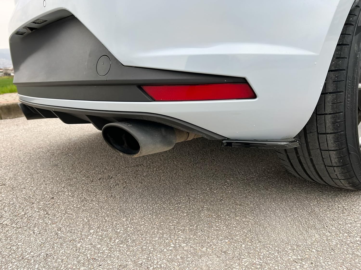 Oneway Rear Side Diffusors compatible with Seat Leon (5F) HB FR/Cupra 2013-2020 - Gloss black