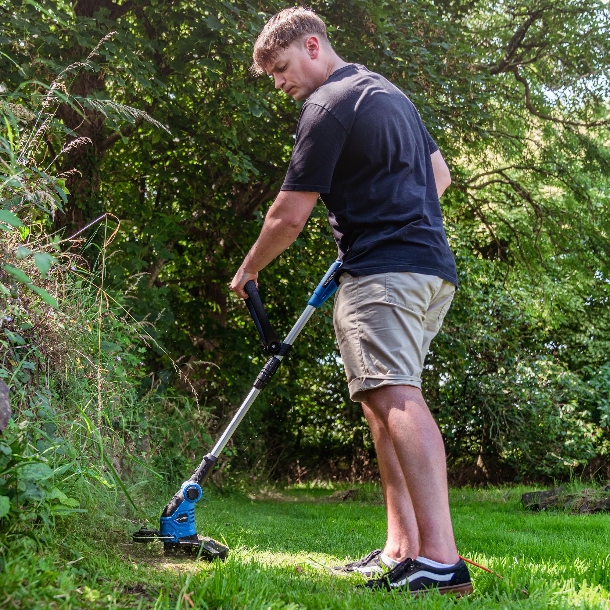 Hyundai 600W 2-in-1 Electric Grass Trimmer and Lawn Edger 30cm Cutting Width Grass Strimmers with Long 10m Power Cable, Lightweight at 3.5kg, 3 Year