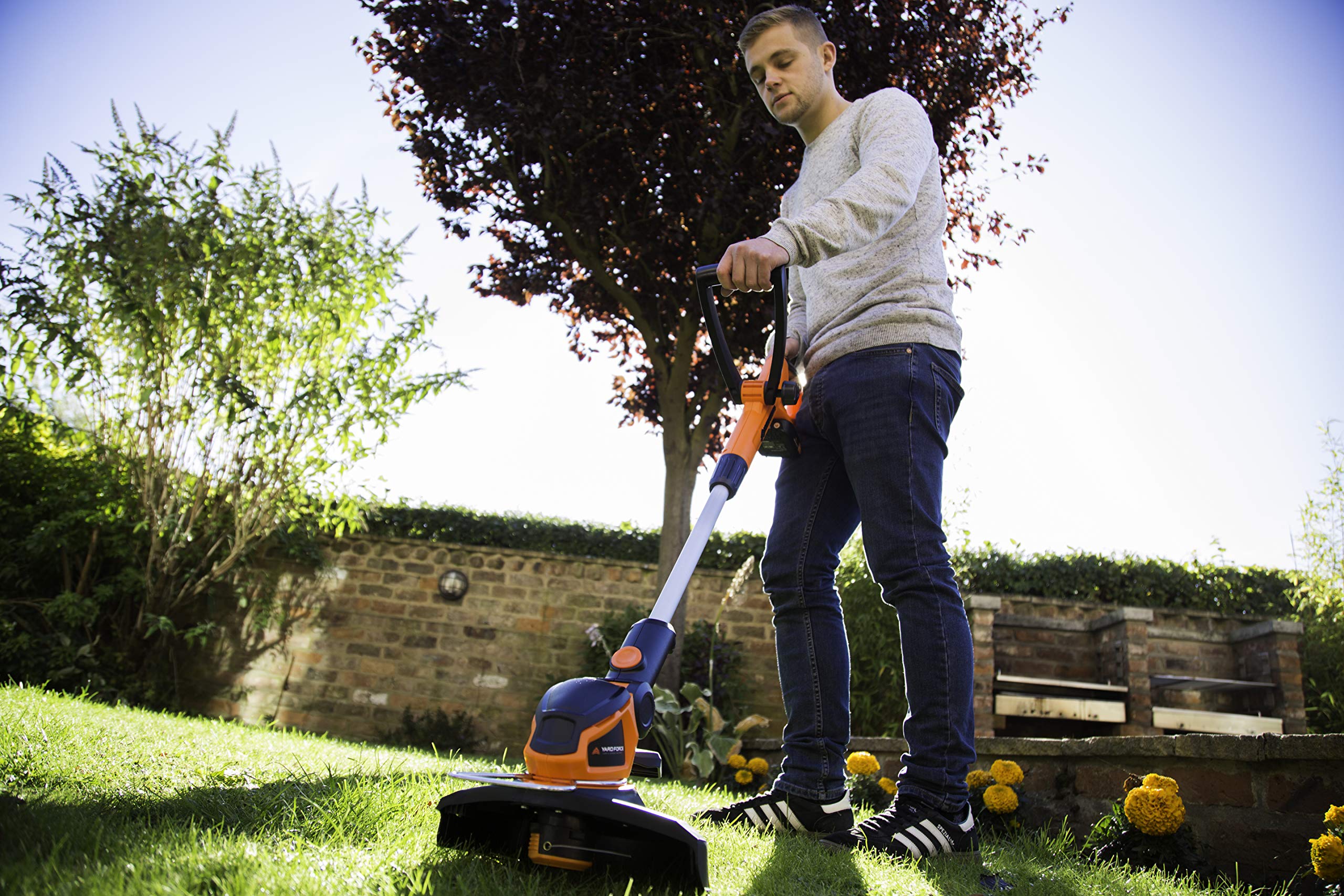 Yard Force LT C25W 20V Cordless Grass Trimmer with 25cm Cutting Width – Body ONLY