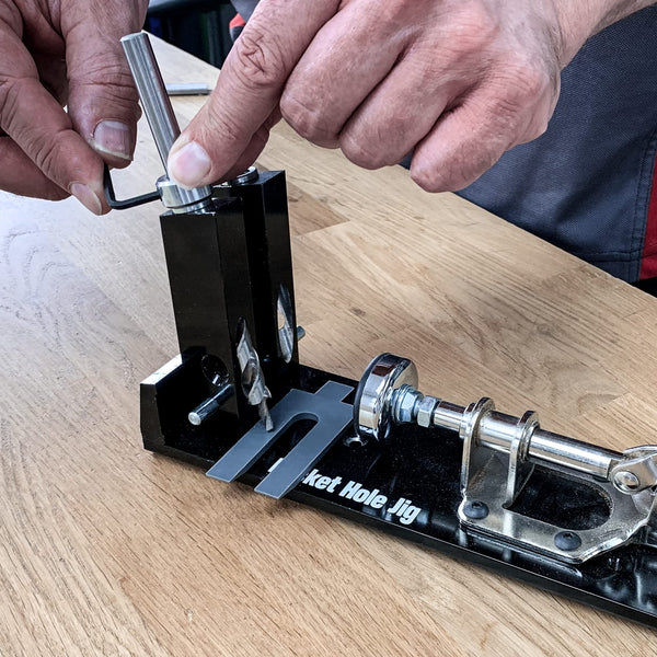 Trend Pocket Hole Jig Pro Kit with Pocket Hole Jig, Support Rods & End Stops, Face Clamp, HSS Drill Bit & Depth Collar, Square Drive Bits, 100 Screws & Storage Case, PH/JIG/AK , 12.7-38mm