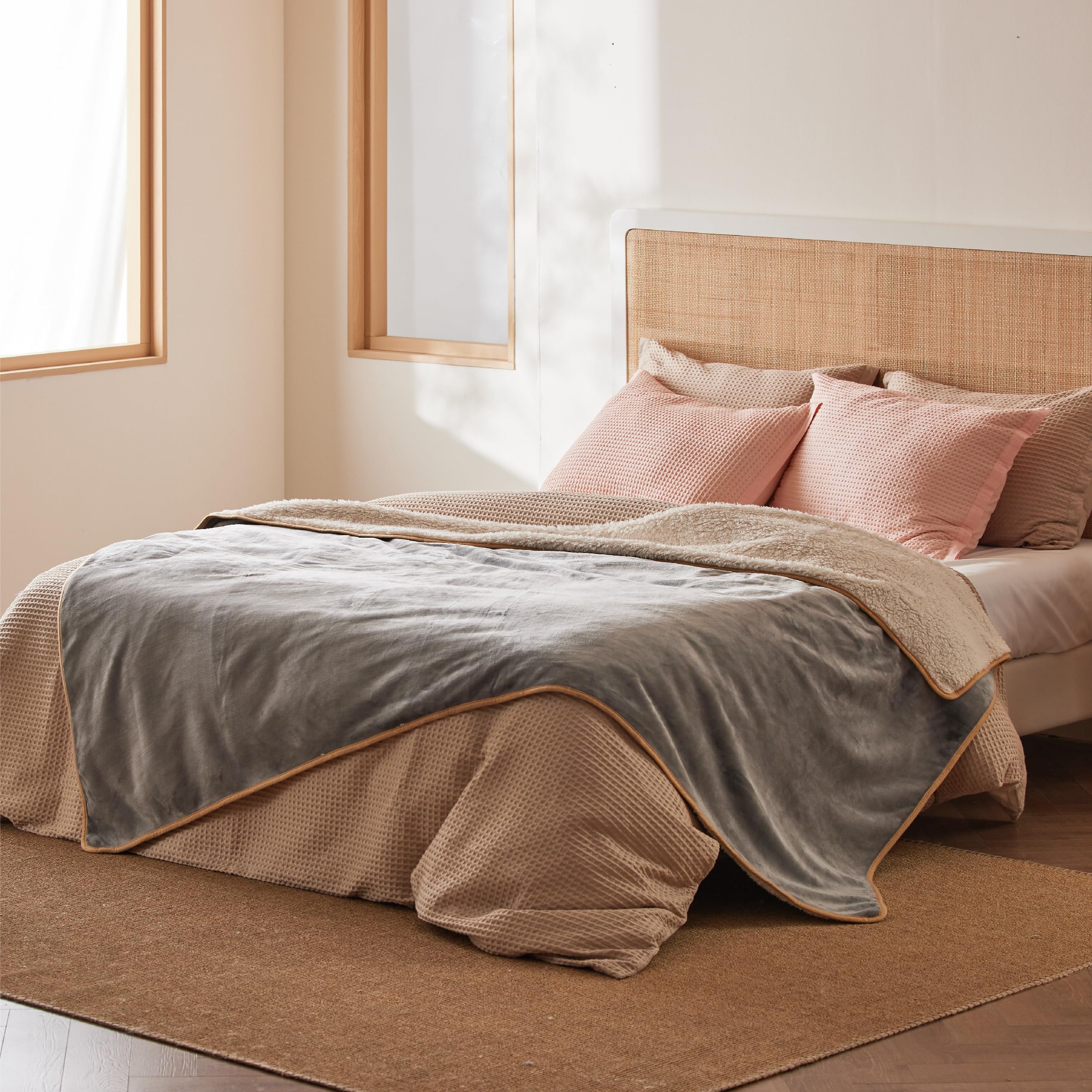 Lesure Waterproof Fleece Blanket Washable - 152x203cm Ultra Soft Grey Dog Blanket Over Sofa Bed Garden, Twin/Double Throw with Soft Plush, Fit All Season