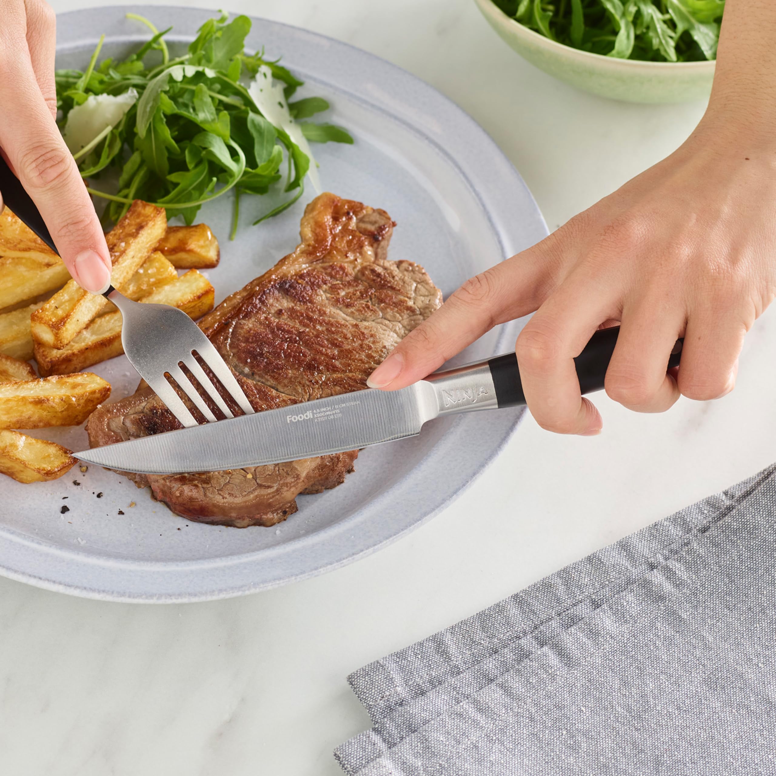 Ninja Foodi StaySharp Knife Block with Integrated Sharpener, 5-Piece Knife Set includes Chef, Bread, Slicing, Utility, Paring Knives, Stainless Steel K32005UK, Black