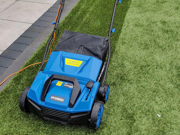 Hyundai 1600W 15'' 38cm Artificial Grass Sweeper Multi-use Brush 45 Litre Collection Bag 5 adjustable sweeping heights 3 Year Warranty