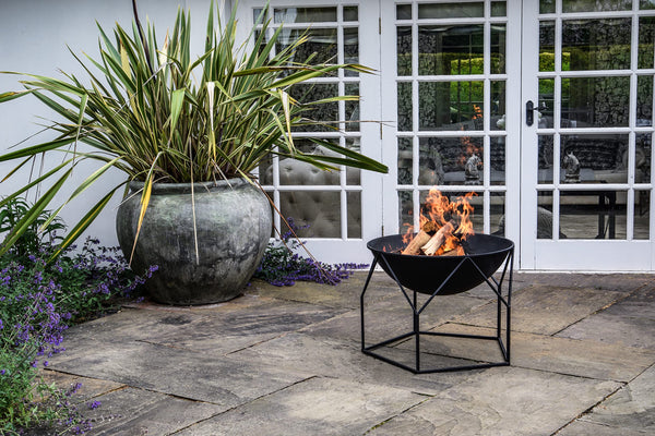 Ivyline Buckingham Firebowl with Geometric Stand in Black - UV Stable, Frost Proof & Durable - Contemporary Stylish Outdoor Firepit - H51cm x W70cm