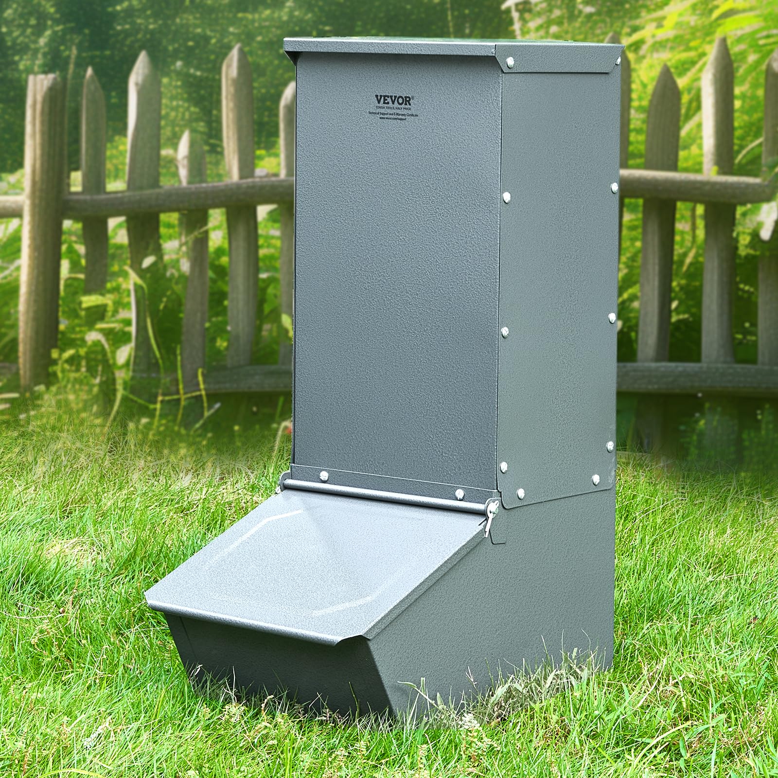 VEVOR Hog Feeder, 3.7 Bushel Capacity, Double Door Pig Feeder, Heavy Duty Steel Piglets Feeder, Multipurpose Trough Creep Feeder, Outdoor Livestock Feeder Farm Accessory for Feeding up to 8 Hogs