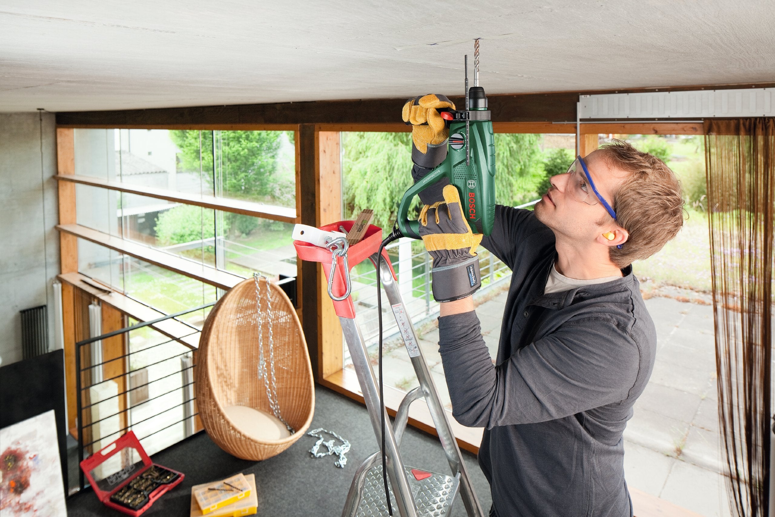 Bosch Rotary Hammer PBH 2100 RE (550 watts, in case)