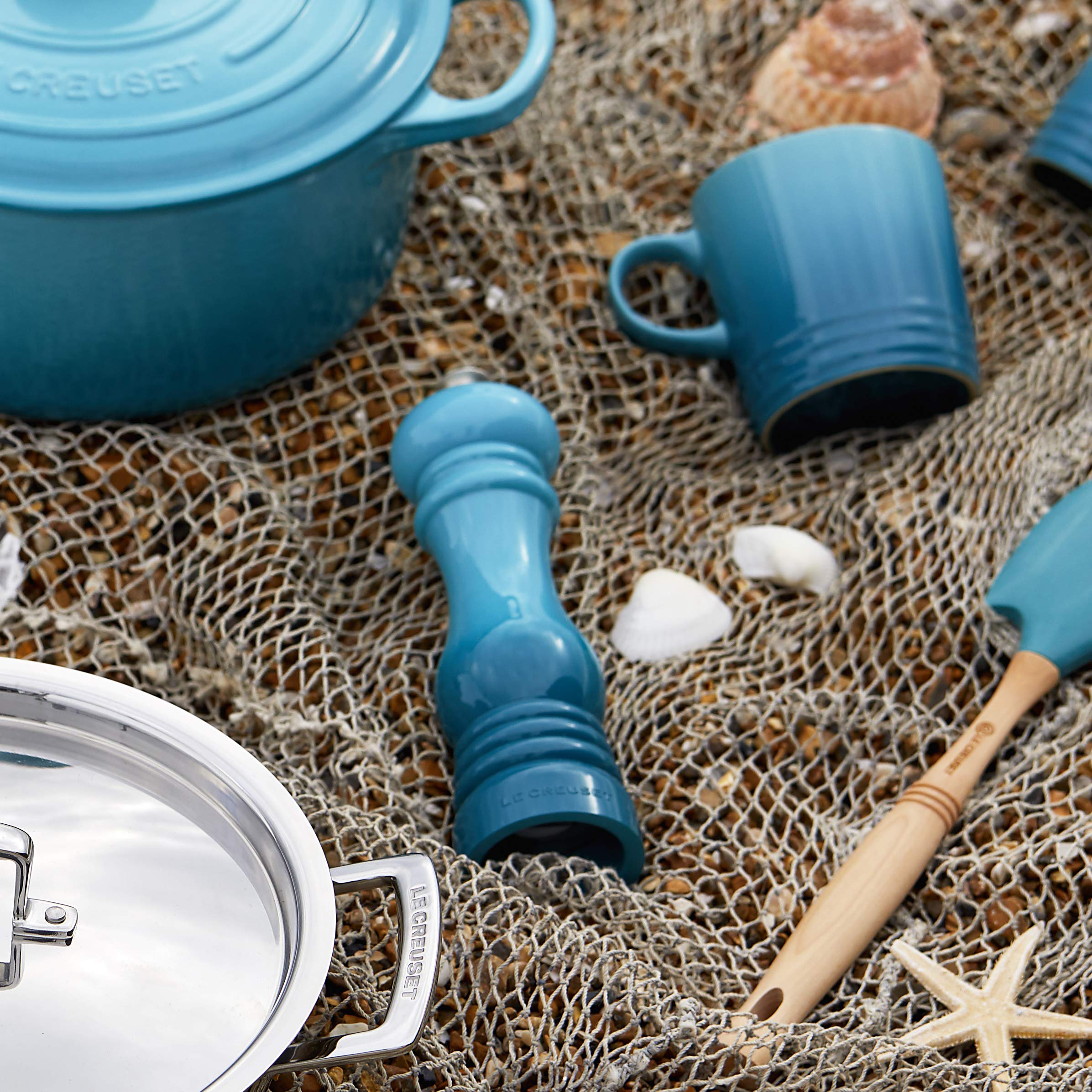 Le Creuset Classic Adjustable Pepper Mill Grinder, Chip-resistant ABS Plastic, Anti-Corrosion, 40g, 21 cm, Bamboo, 44001214080000