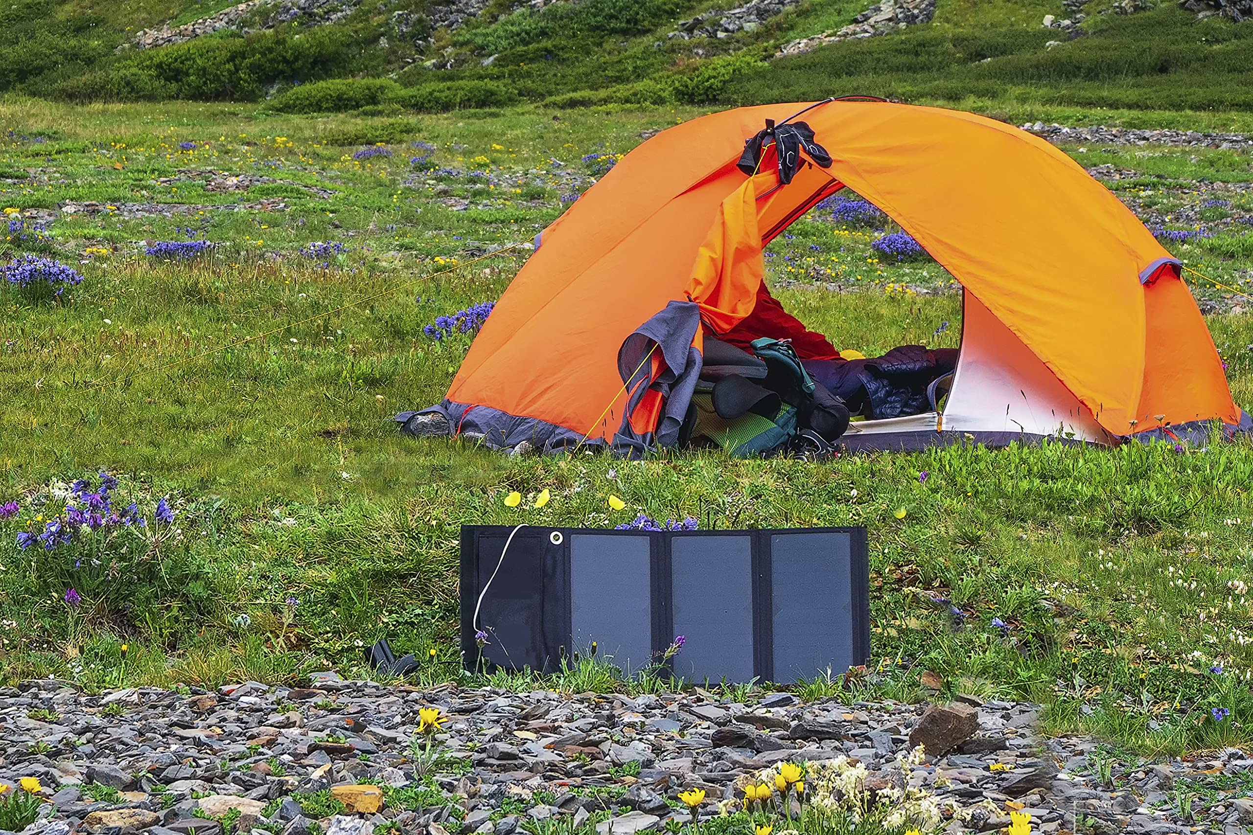 Technaxx 21W Solar Charger with USB for Phone, Powerbank, Tablet, etc. - Perfect for Traveling, Camping and Outdoor - Solar Panel Charging Case TX-207