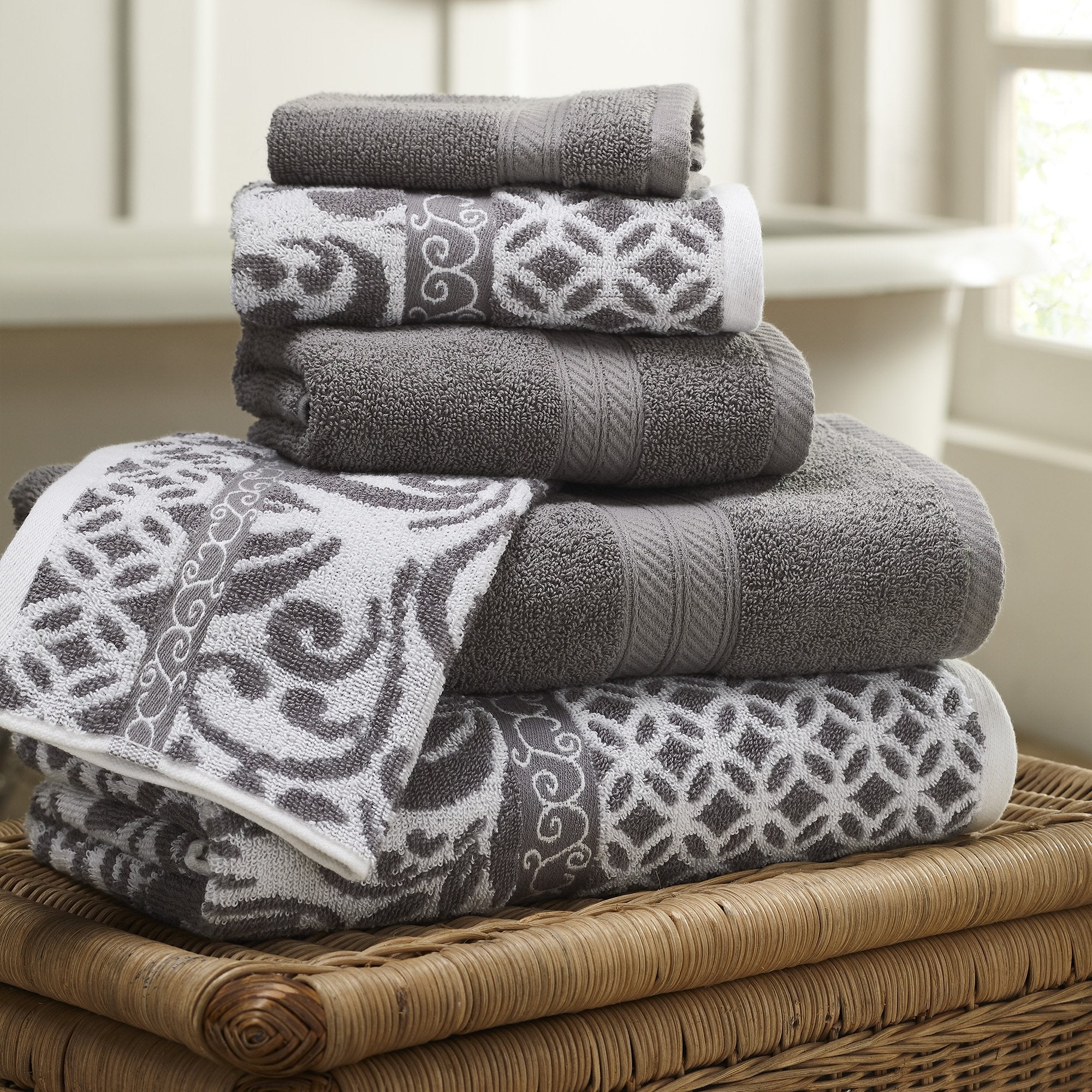 Amrapur Modern Threads Trefoil Filigree 6-Piece Reversible Yarn Dyed Jacquard Towel Set - Bath Towels, Hand Towels, & Washcloths - Super Absorbent &