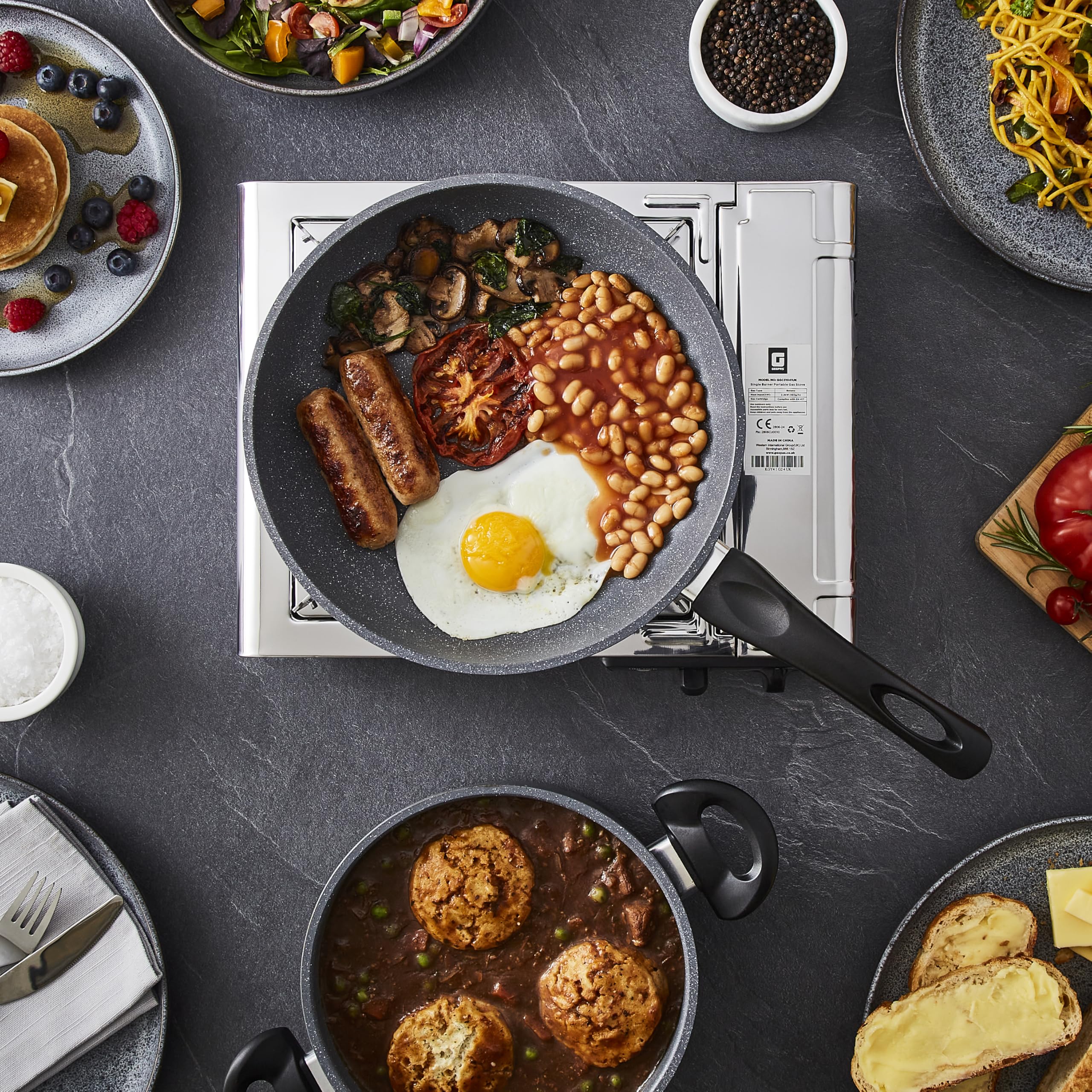 Geepas Gas Stove Single Burner – Portable Camping Stove BBQ Cooker with Carry Case, Outdoor Grill Plate – Automatic Ignition System, Enamel Pan Support, Butane Can or LPG Gas Source