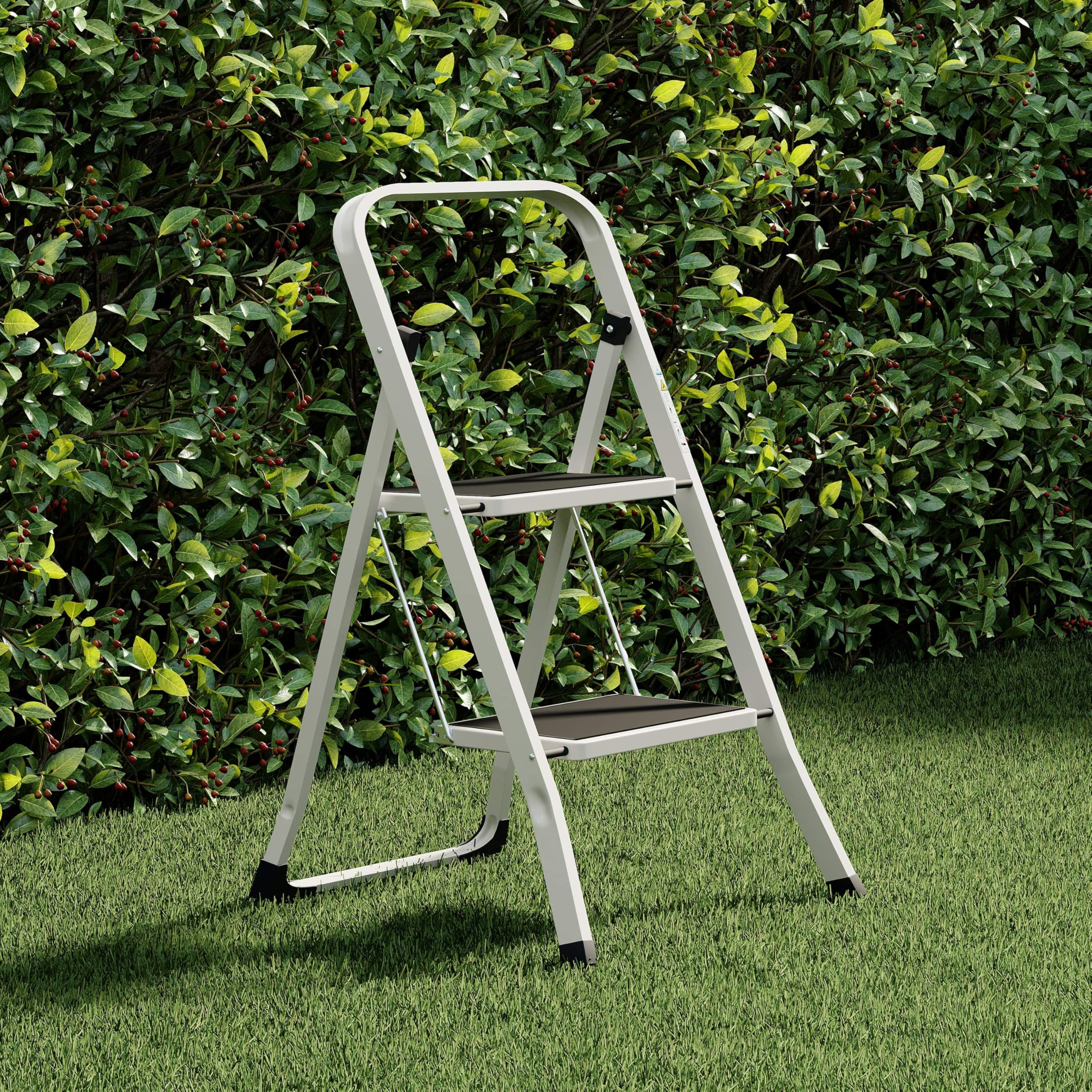 Home Vida 3 Step Ladder - Heavy Duty Steel Folding Ladder with Slip-Resistant and Wide Steps, Folding Mechanism, 150kg Max Load, Home/Kitchen/DIY/Garden Use, White