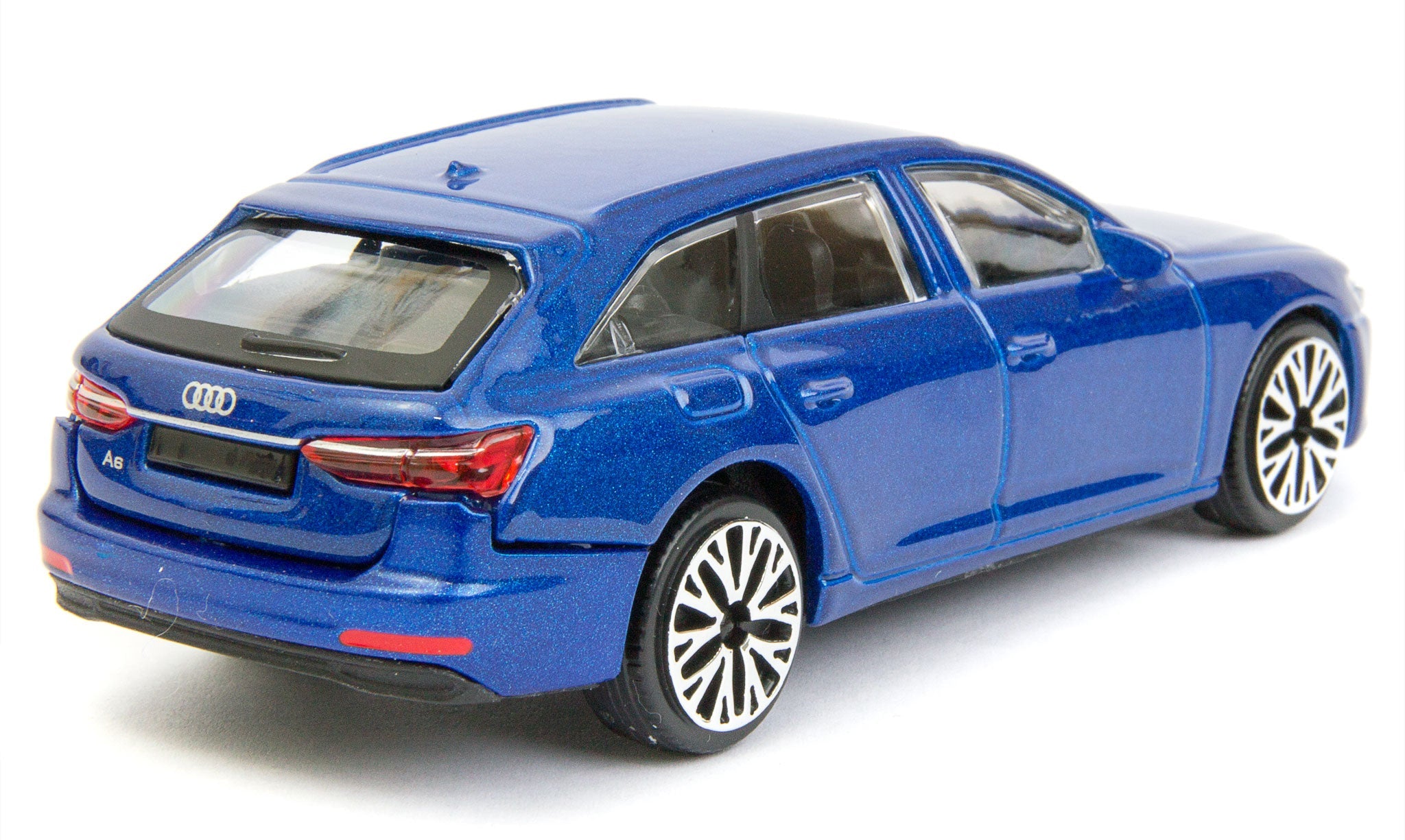 Audi A6 Avant Blue 1:43 Scale Bburago Diecast Toy Car