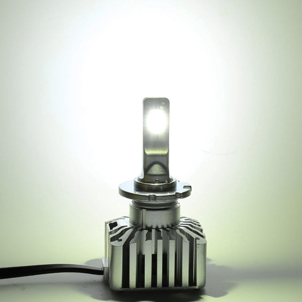 2 PCS DC12V / 35W / 5500K / 4000LM Car ED Headlight Lamps SMD-3570 Lamps for D1S