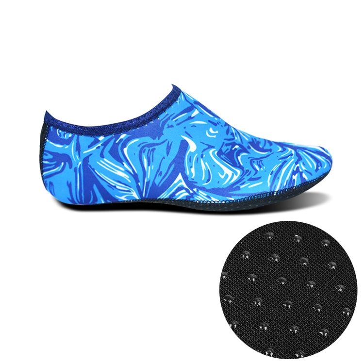 Non-slip Plastic Grain Texture Thick Cloth Sole Printing Diving Shoes and Socks, One Pair