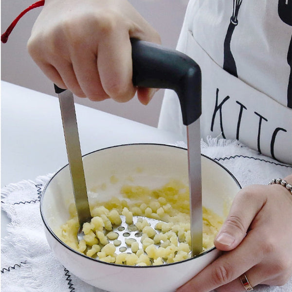 Stainless Steel Manual Pumpkin Potato Ricer Masher with Broad and Ergonomic Horizontal Handle
