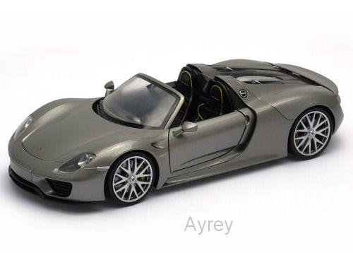 Porsche 918 Spyder Silver open 1:24 Scale Welly Diecast Model