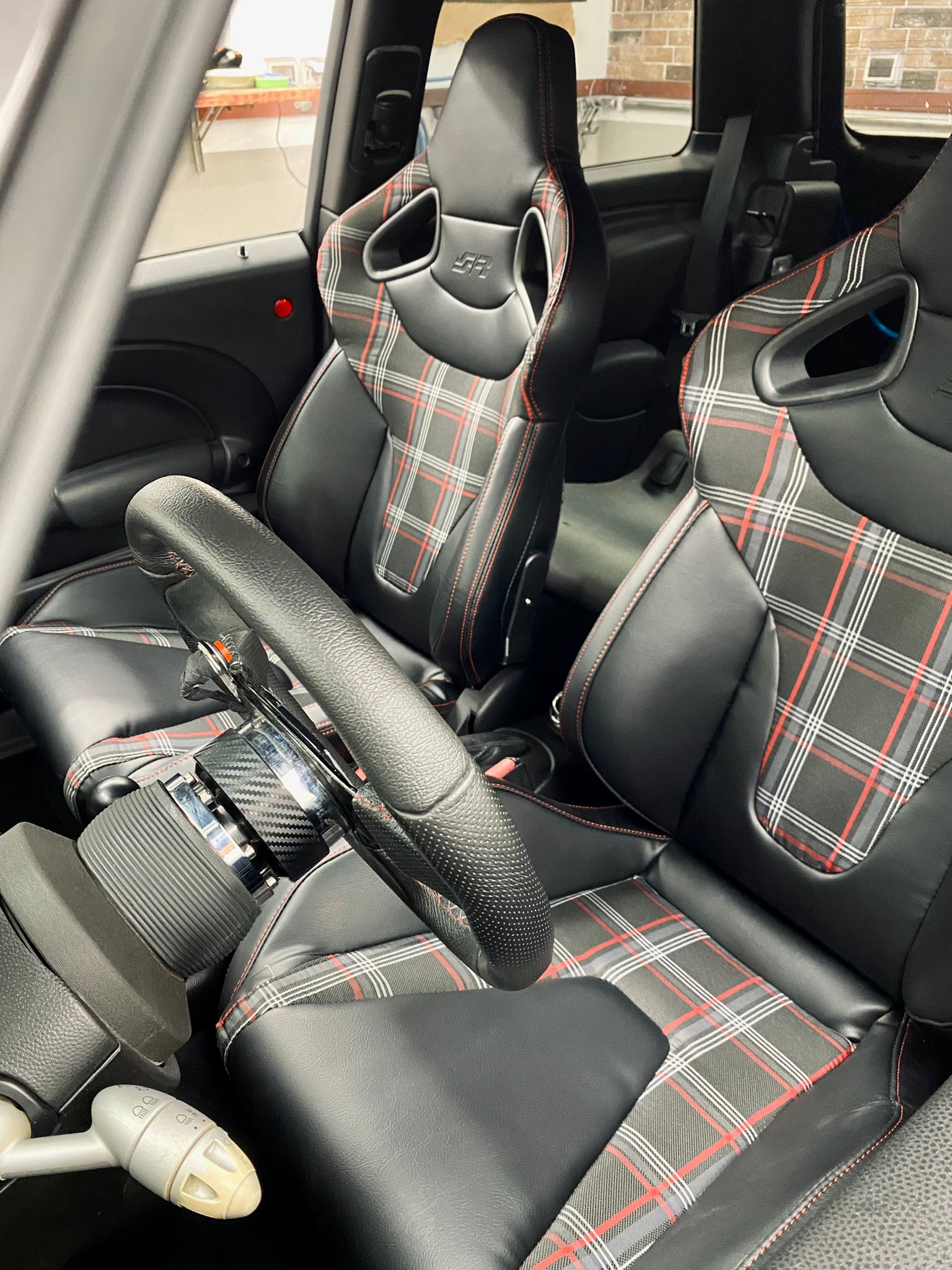 Simoni Racing x1 Individual Universal Plaid Check Tartan GT Jackie x1 Bucket Seat Black & Red inc Base Mounted Slide Runners