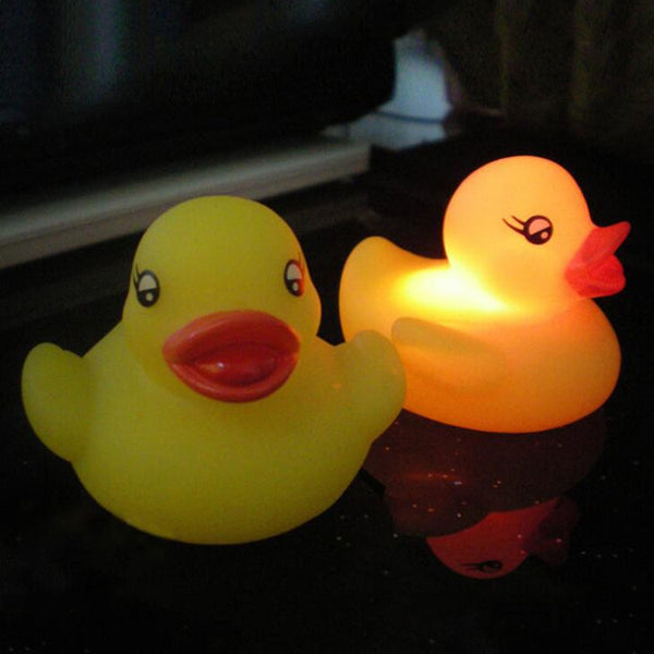 2 PCS LED Water Induction Light Duck Baby Bath Toys, Random Color Delivery, Light Duck Bath Toy