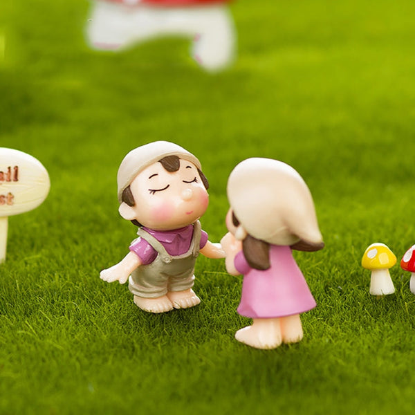 4 PCS Boys and Girls Micro Landscape Ornaments Toy House Decorations, Random Style Delivery, 4 PCS Boys and Girls House Decorations