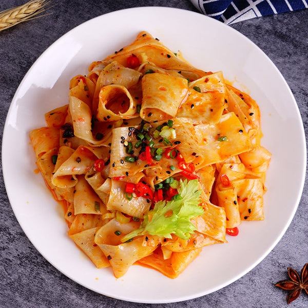 A KUAN Red Oil Noodles Instant Noodles For Breakfast And Late Night Snacks New And Old Package Random Delivery